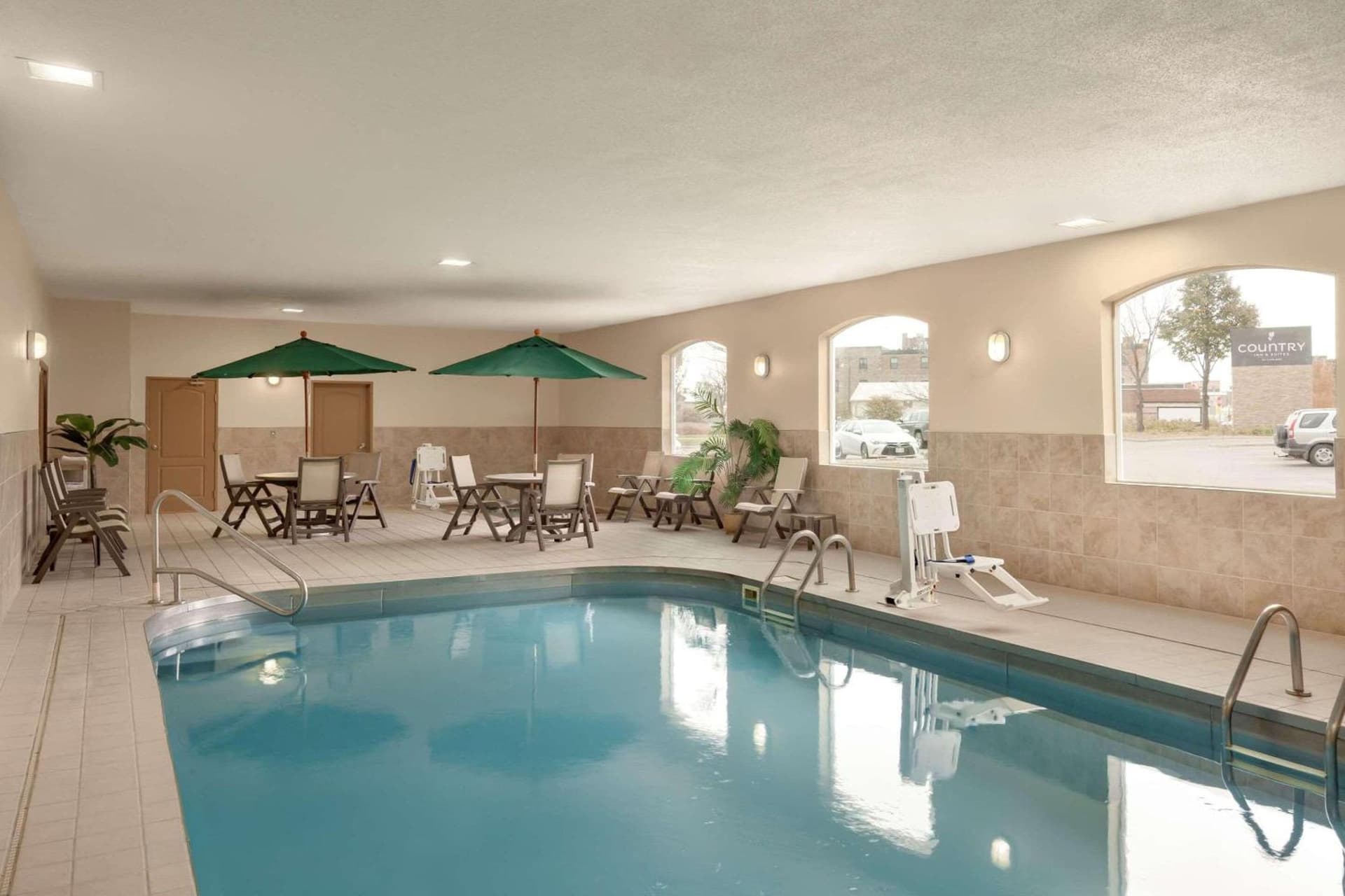 Country Inn & Suites by Radisson, Sioux Falls gallery photo in Sioux Falls, SD — image 19