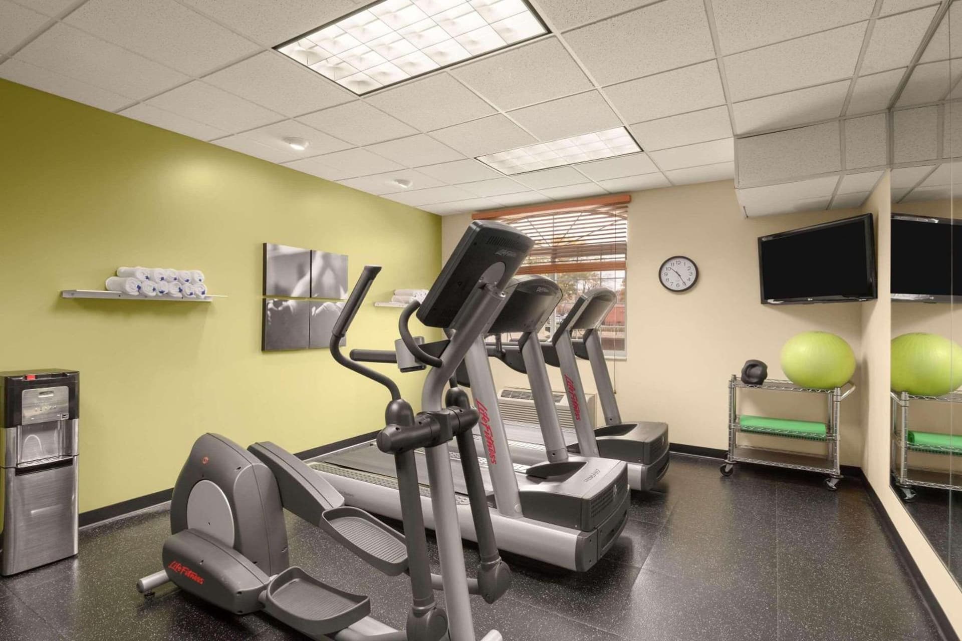 Country Inn & Suites by Radisson, Sioux Falls gallery photo in Sioux Falls, SD — image 40