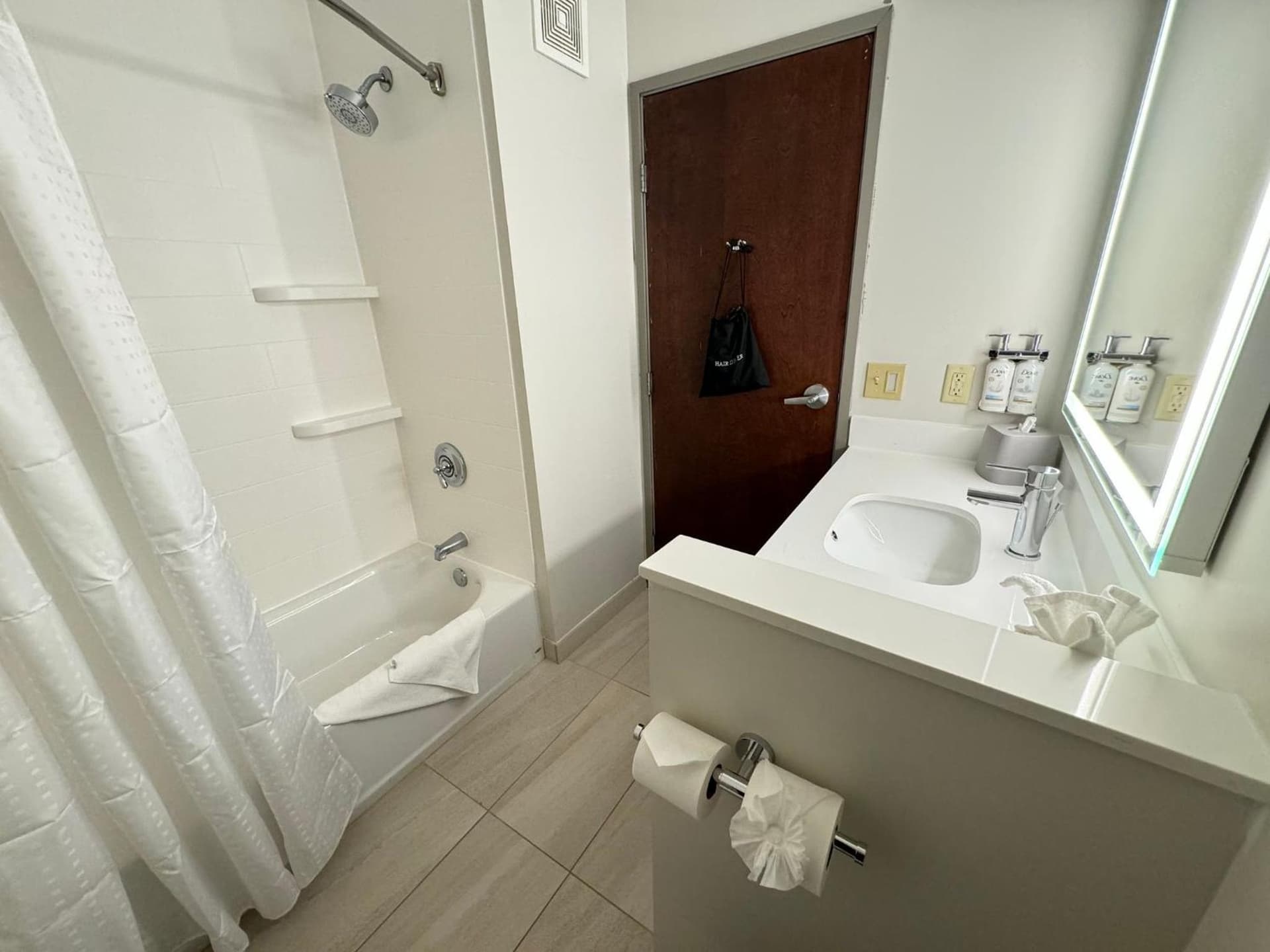 Holiday Inn Express Hotel & Suites St. Paul - Woodbury by IHG gallery photo in Woodbury, MN — image 20
