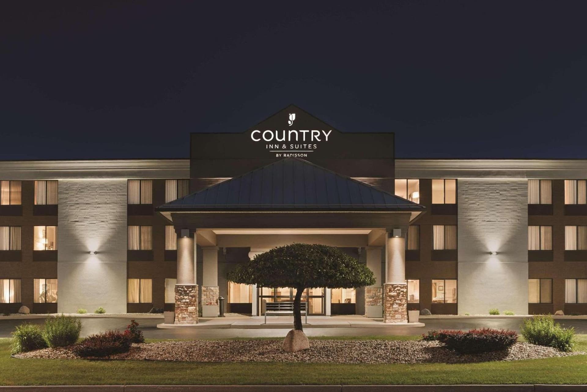 Country Inn & Suites by Radisson, Mt Pleasant-Racine West, WI interior in Sturtevant, WI — gallery photo 2