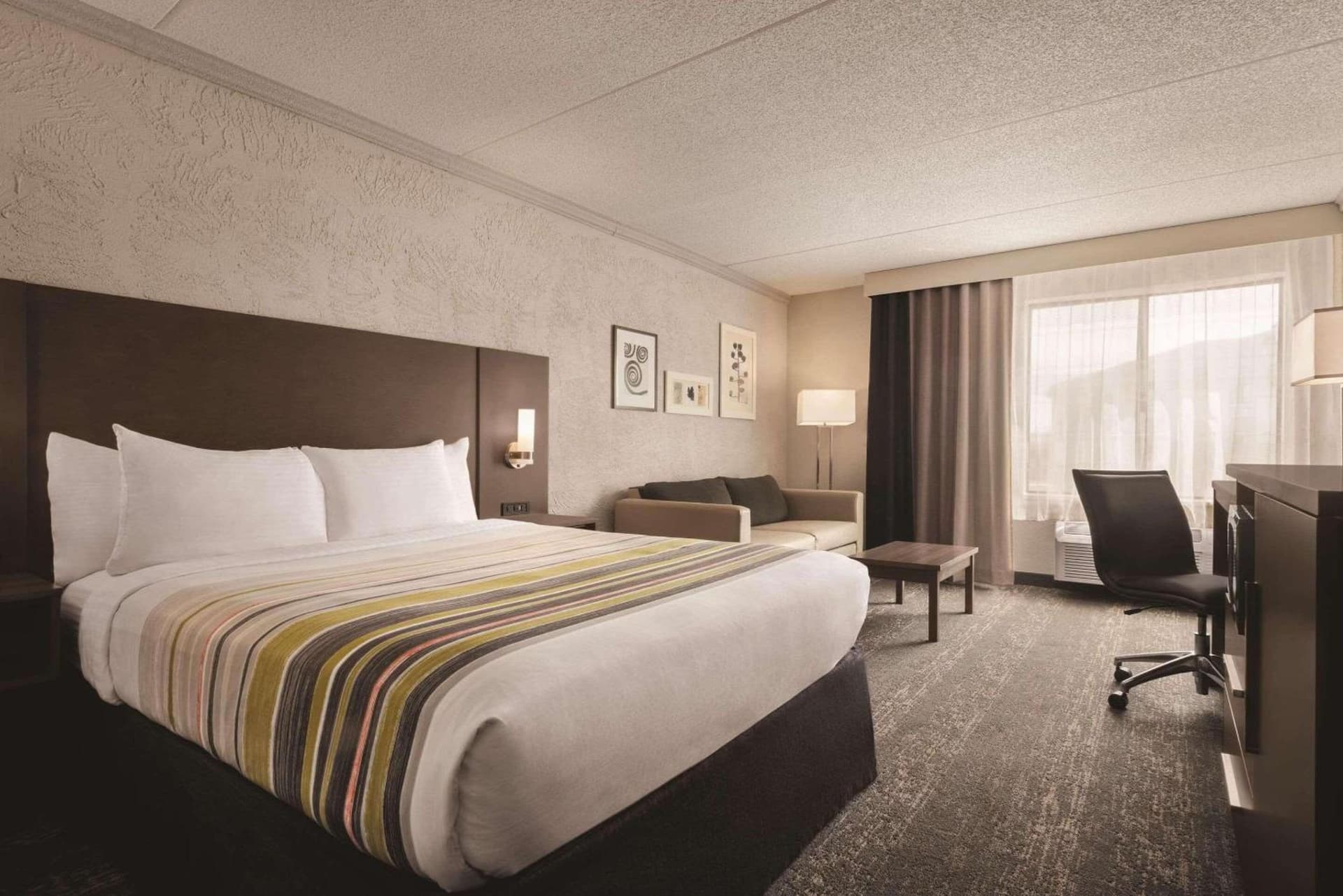 Country Inn & Suites by Radisson, Mt Pleasant-Racine West, WI gallery photo in Sturtevant, WI — image 15