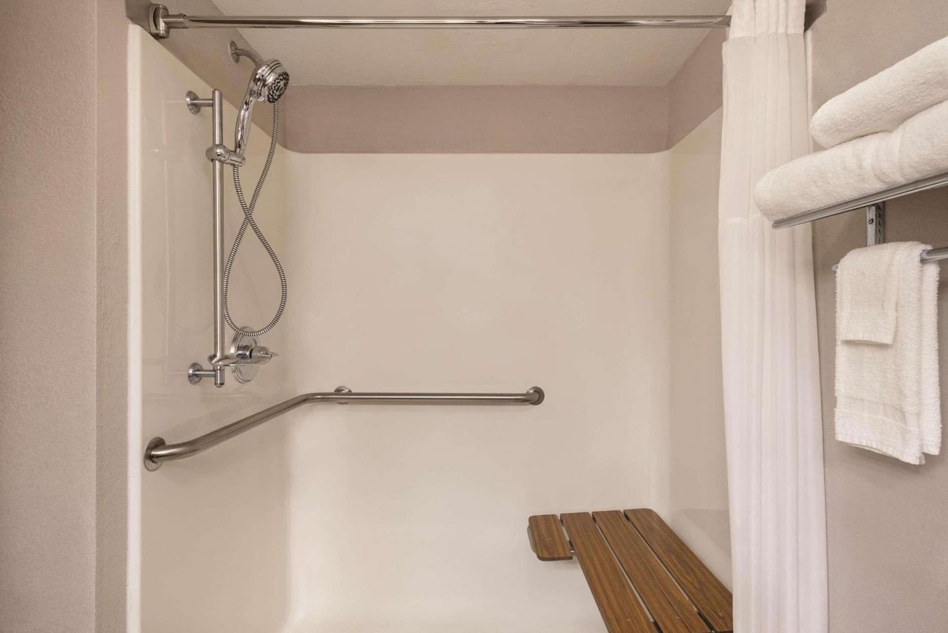Country Inn & Suites by Radisson, Mt Pleasant-Racine West, WI gallery photo in Sturtevant, WI — image 49