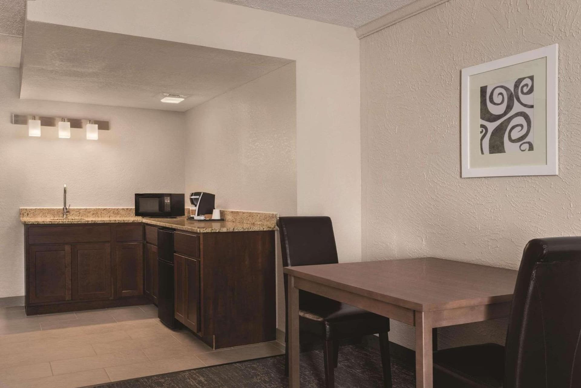 Country Inn & Suites by Radisson, Mt Pleasant-Racine West, WI gallery photo in Sturtevant, WI — image 26