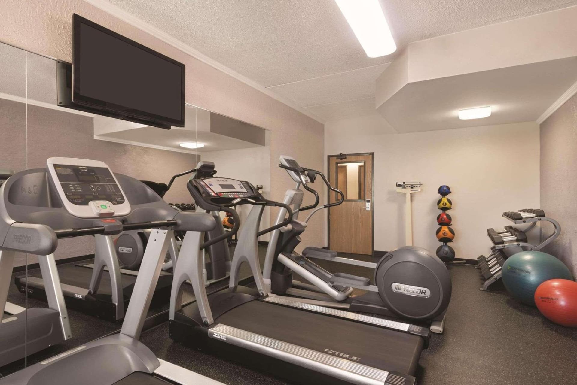 Country Inn & Suites by Radisson, Mt Pleasant-Racine West, WI gallery photo in Sturtevant, WI — image 9