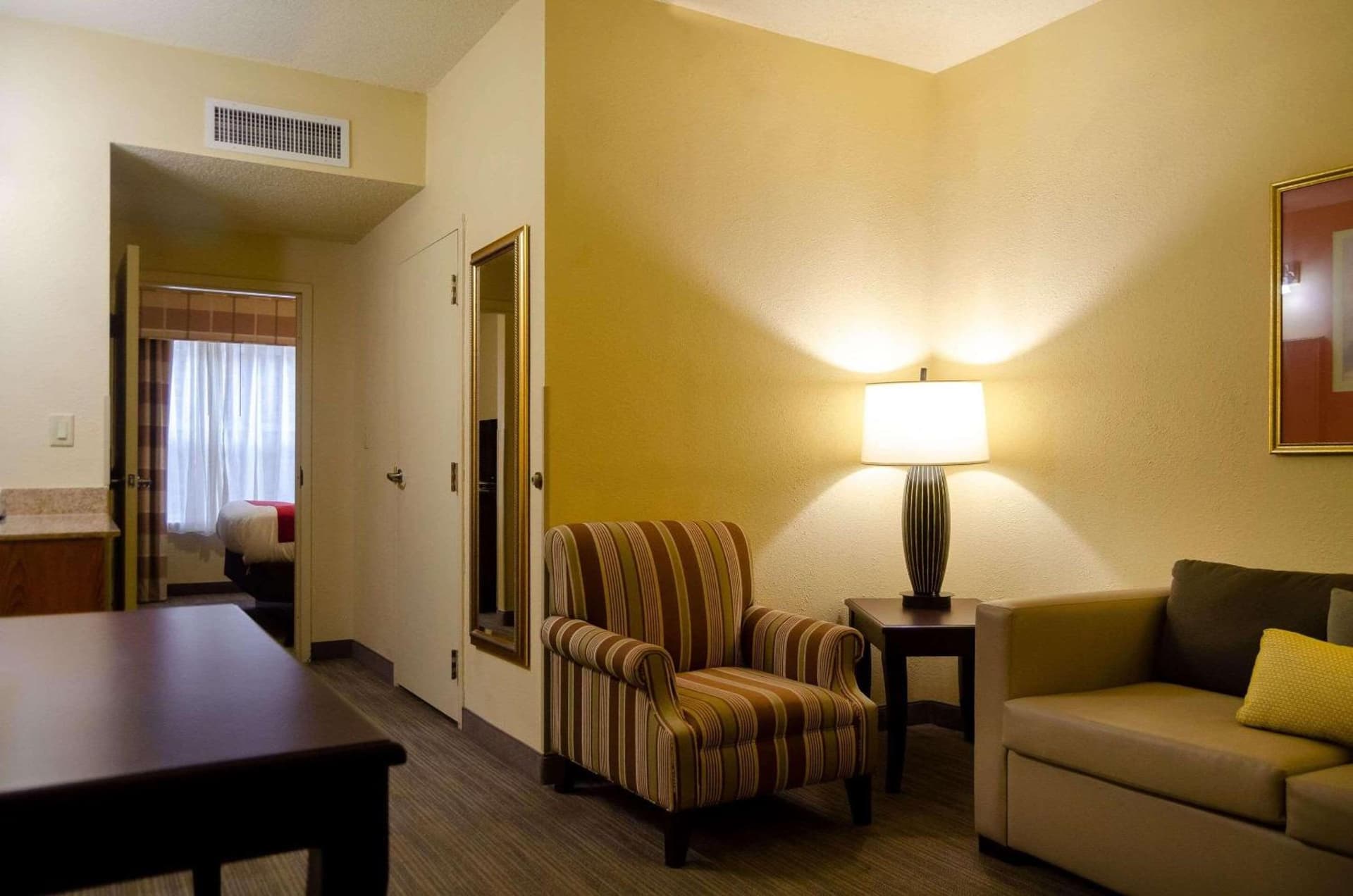 Country Inn & Suites by Radisson, Tuscaloosa, AL gallery photo in Tuscaloosa, AL — image 6