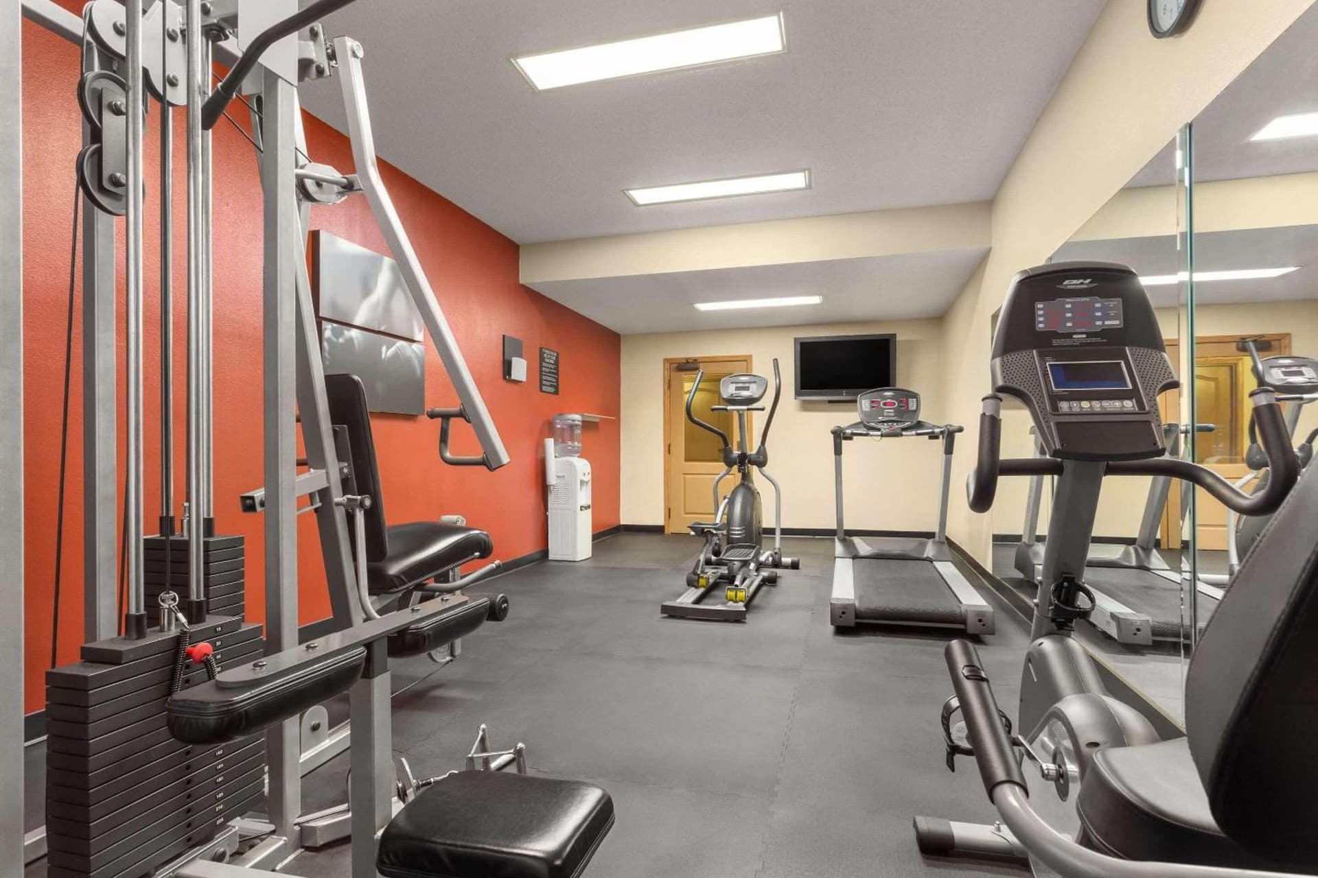 Country Inn & Suites by Radisson, Tuscaloosa, AL gallery photo in Tuscaloosa, AL — image 14