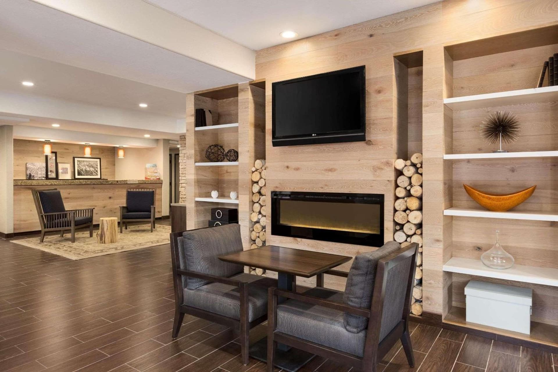 Country Inn & Suites by Radisson, Flagstaff, AZ property views in Flagstaff, AZ — gallery photo 3