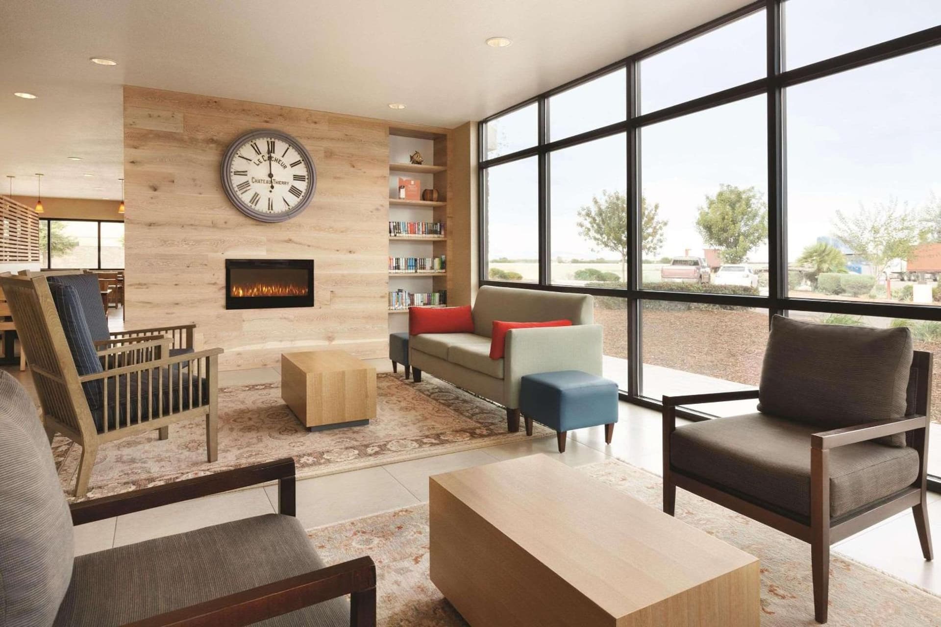 University Hotel Davis Area by IHG interior in Dixon, CA — gallery photo 2