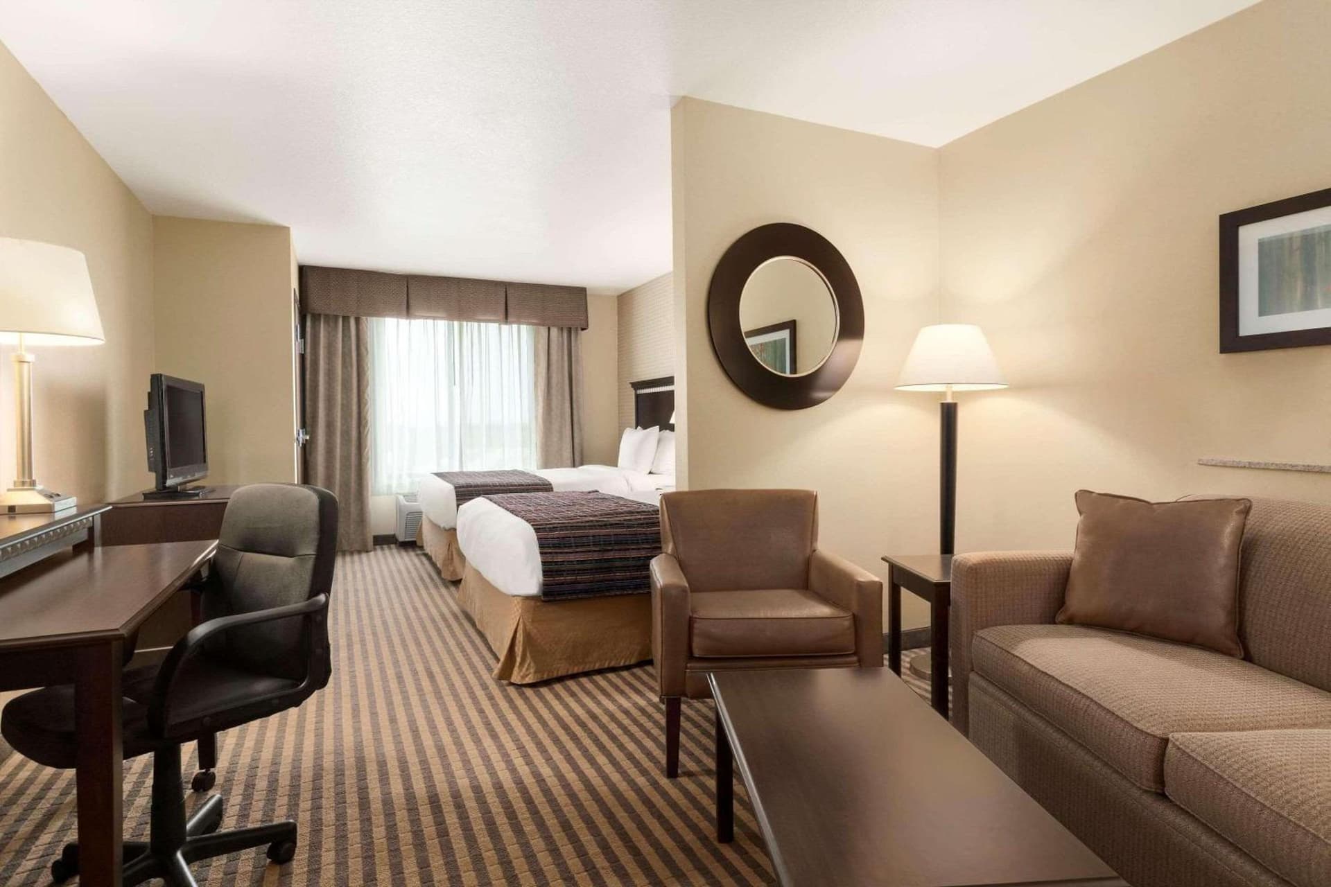 University Hotel Davis Area by IHG gallery photo in Dixon, CA — image 15