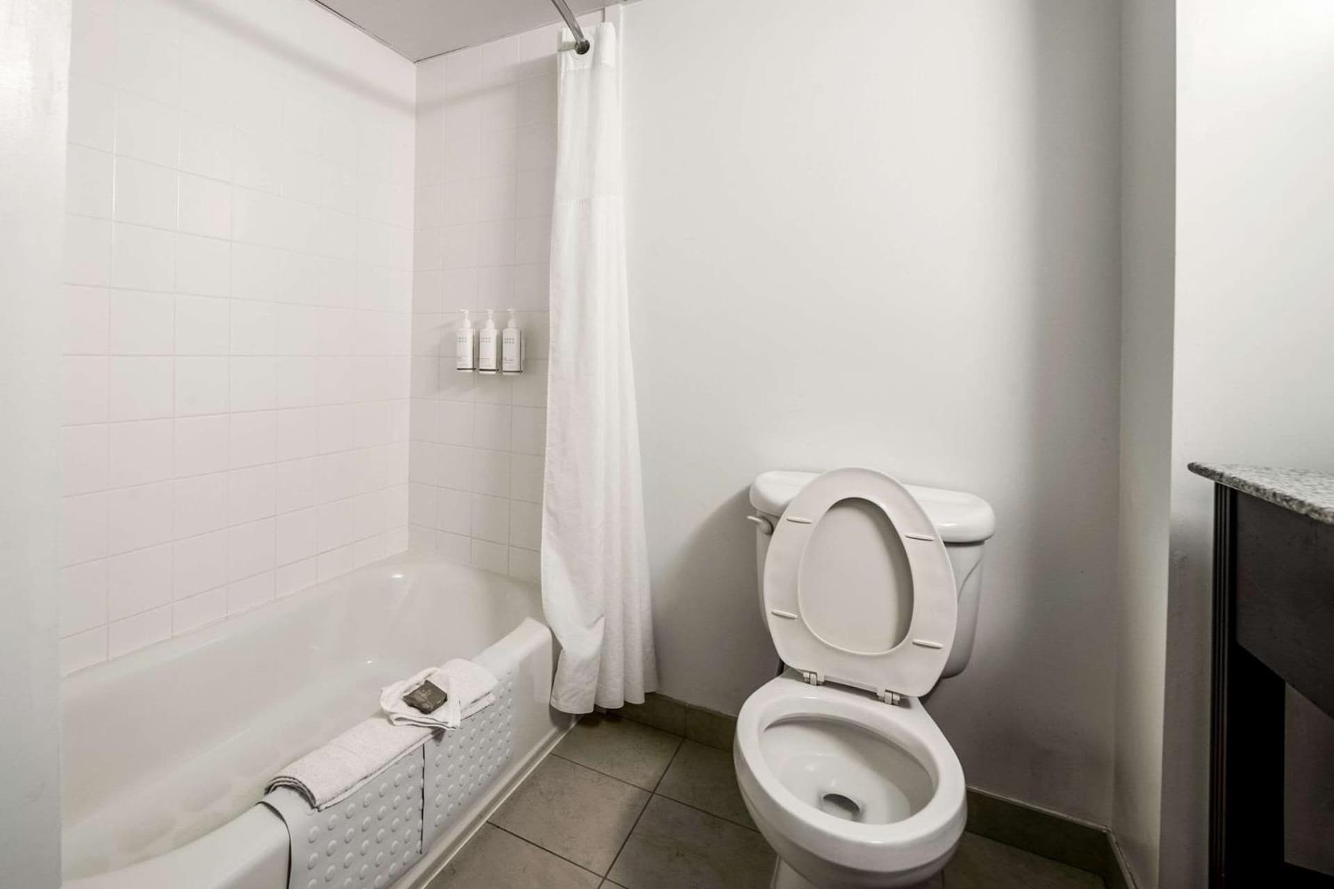Country Inn & Suites by Radisson, Ontario at Ontario Mills, CA gallery photo in Ontario, CA — image 153