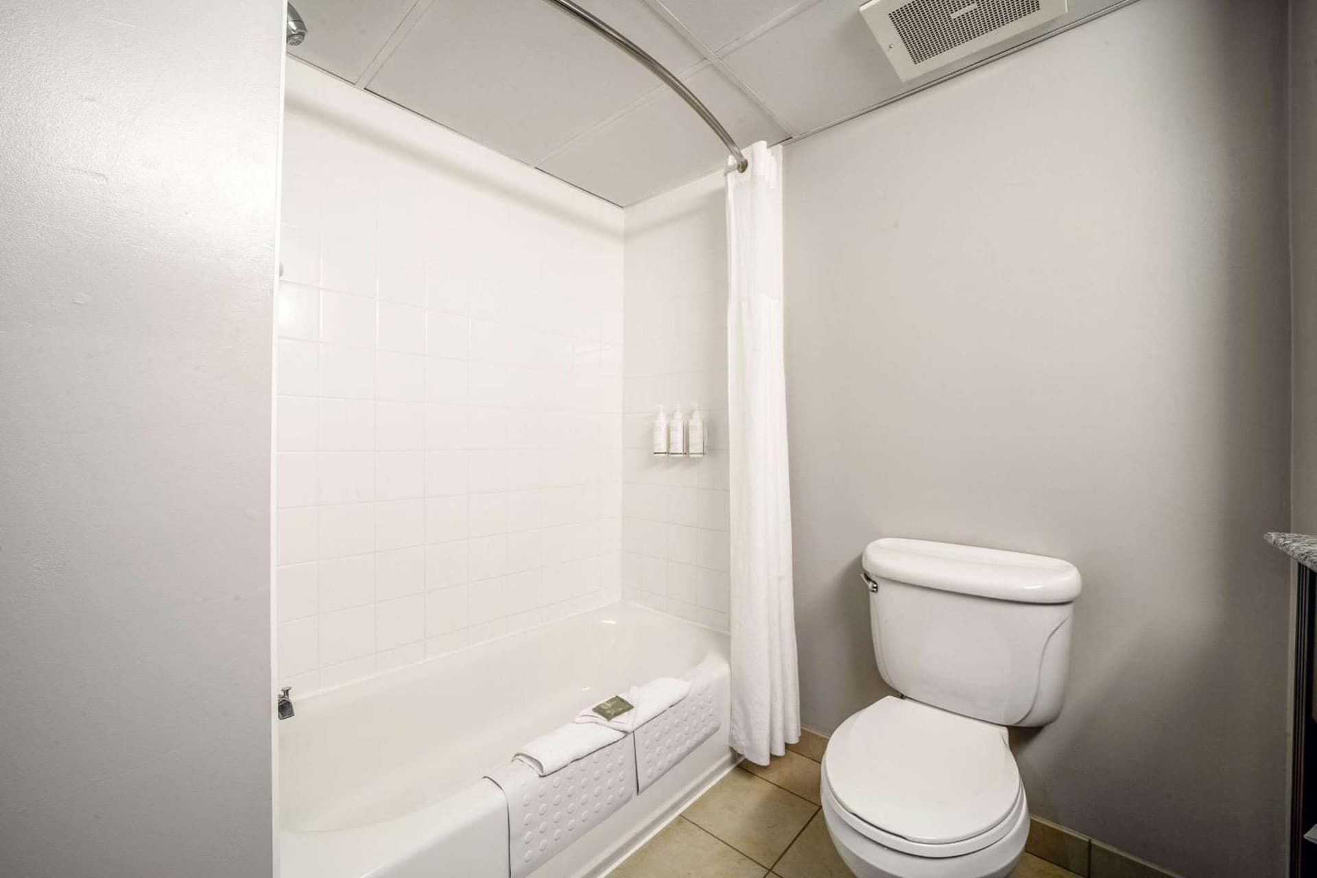 Country Inn & Suites by Radisson, Ontario at Ontario Mills, CA gallery photo in Ontario, CA — image 145