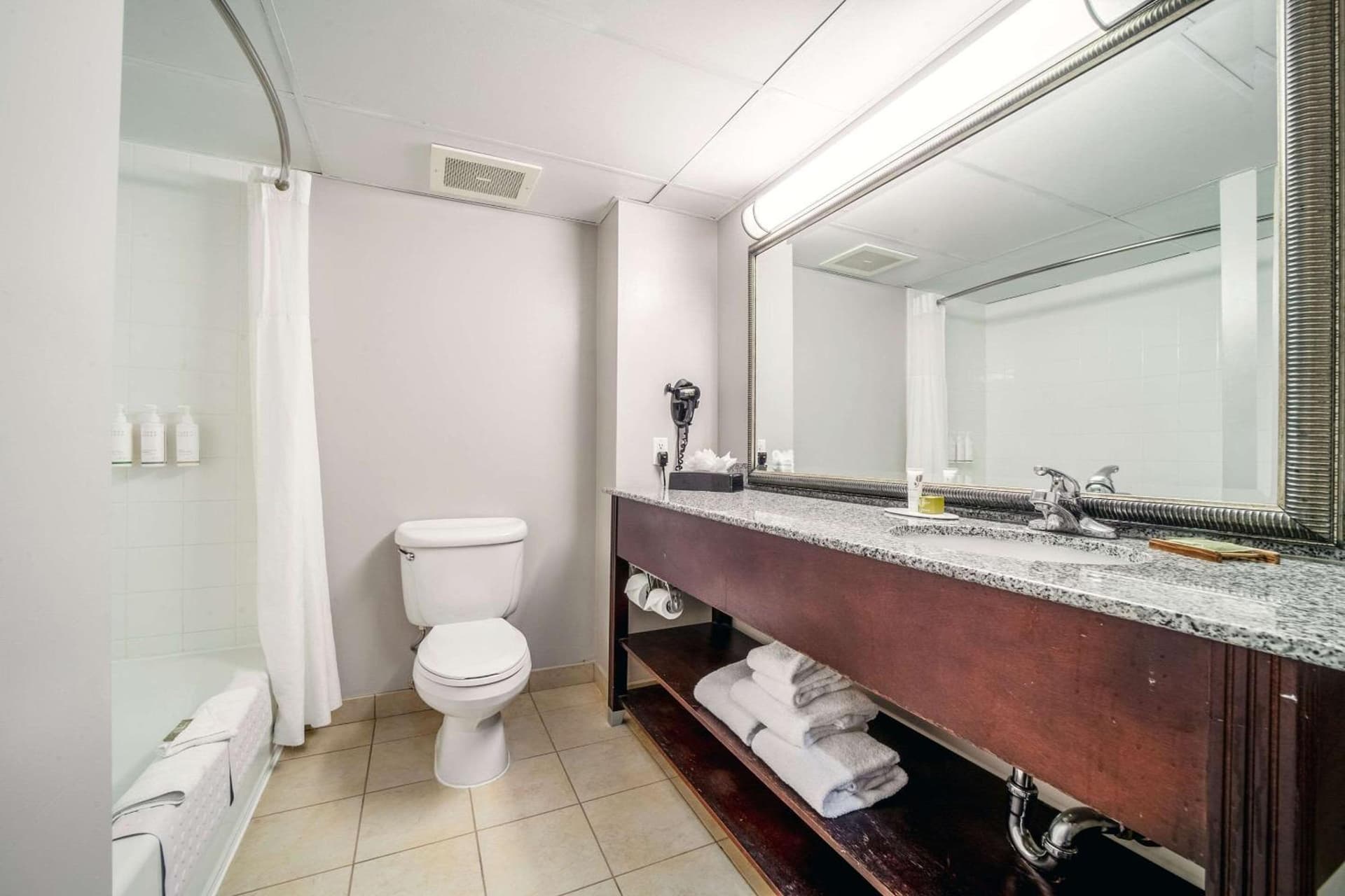 Country Inn & Suites by Radisson, Ontario at Ontario Mills, CA gallery photo in Ontario, CA — image 76