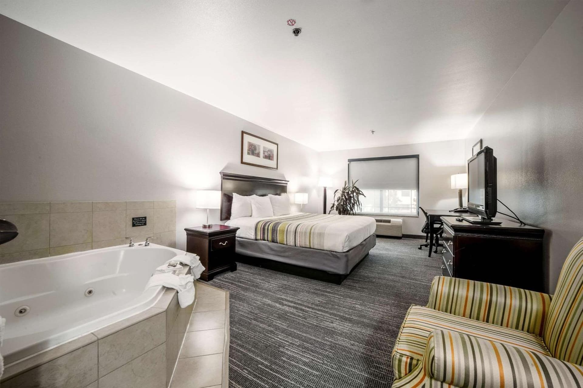 Country Inn & Suites by Radisson, Ontario at Ontario Mills, CA gallery photo in Ontario, CA — image 133