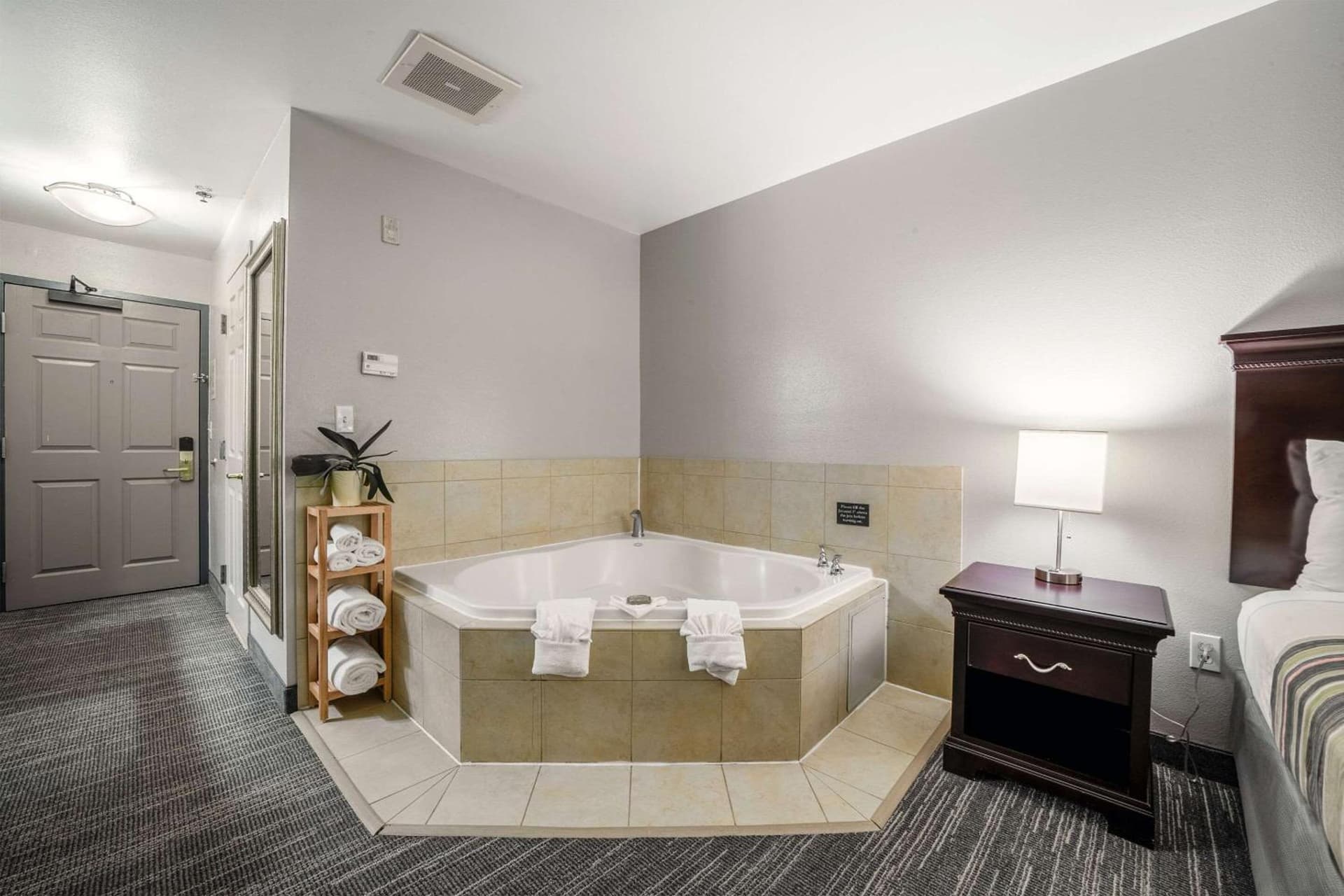 Country Inn & Suites by Radisson, Ontario at Ontario Mills, CA gallery photo in Ontario, CA — image 72