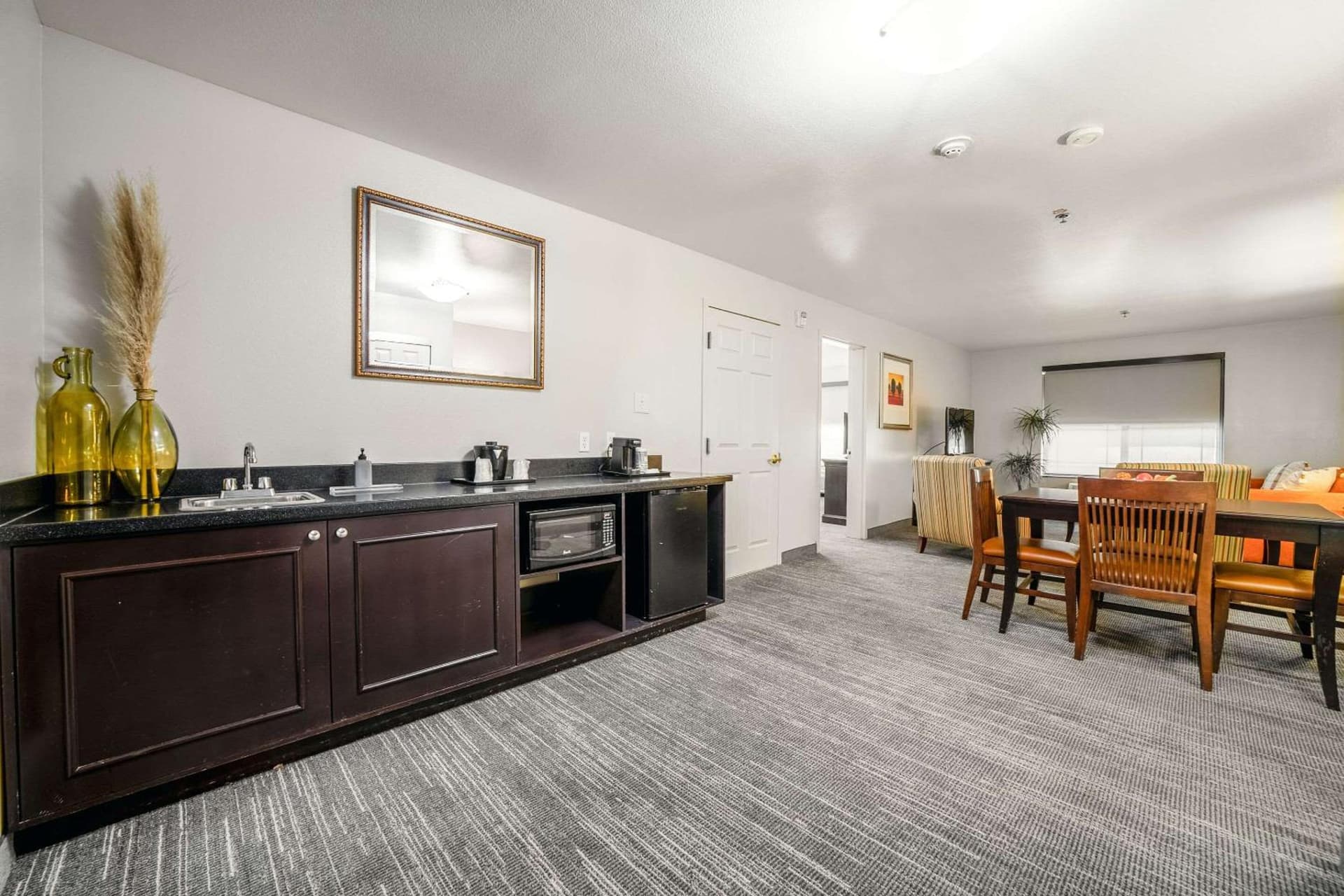 Country Inn & Suites by Radisson, Ontario at Ontario Mills, CA gallery photo in Ontario, CA — image 96