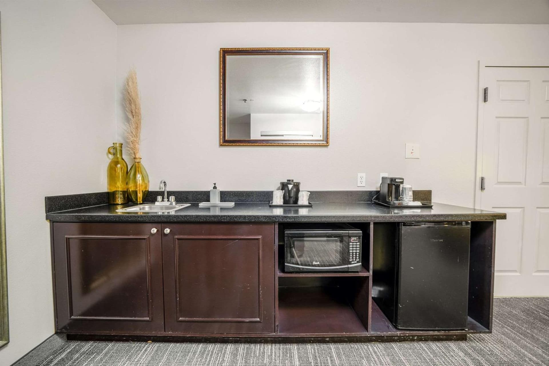 Country Inn & Suites by Radisson, Ontario at Ontario Mills, CA gallery photo in Ontario, CA — image 7