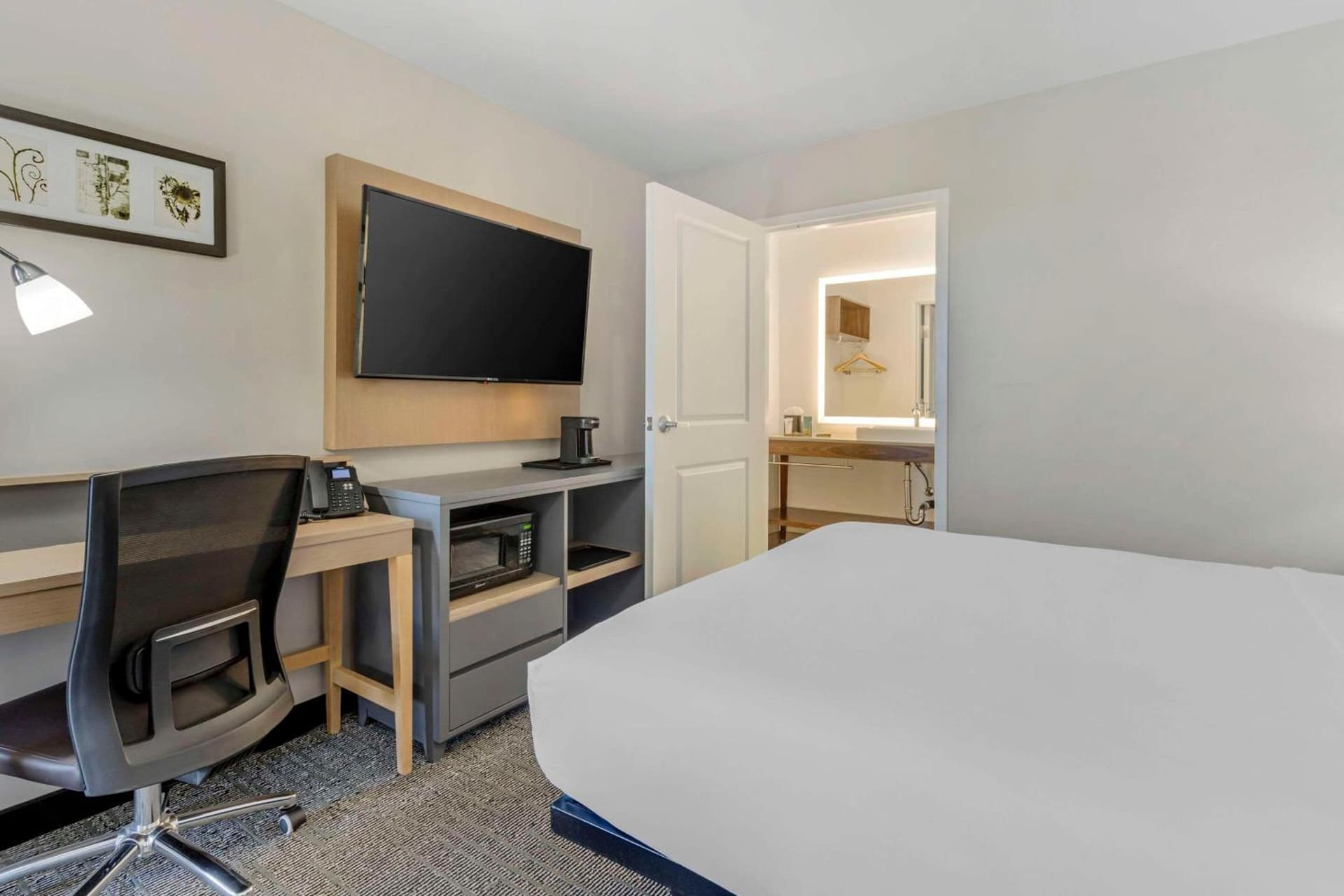 Country Inn & Suites by Radisson, Vallejo Napa Valley, CA gallery photo in Vallejo, CA — image 48