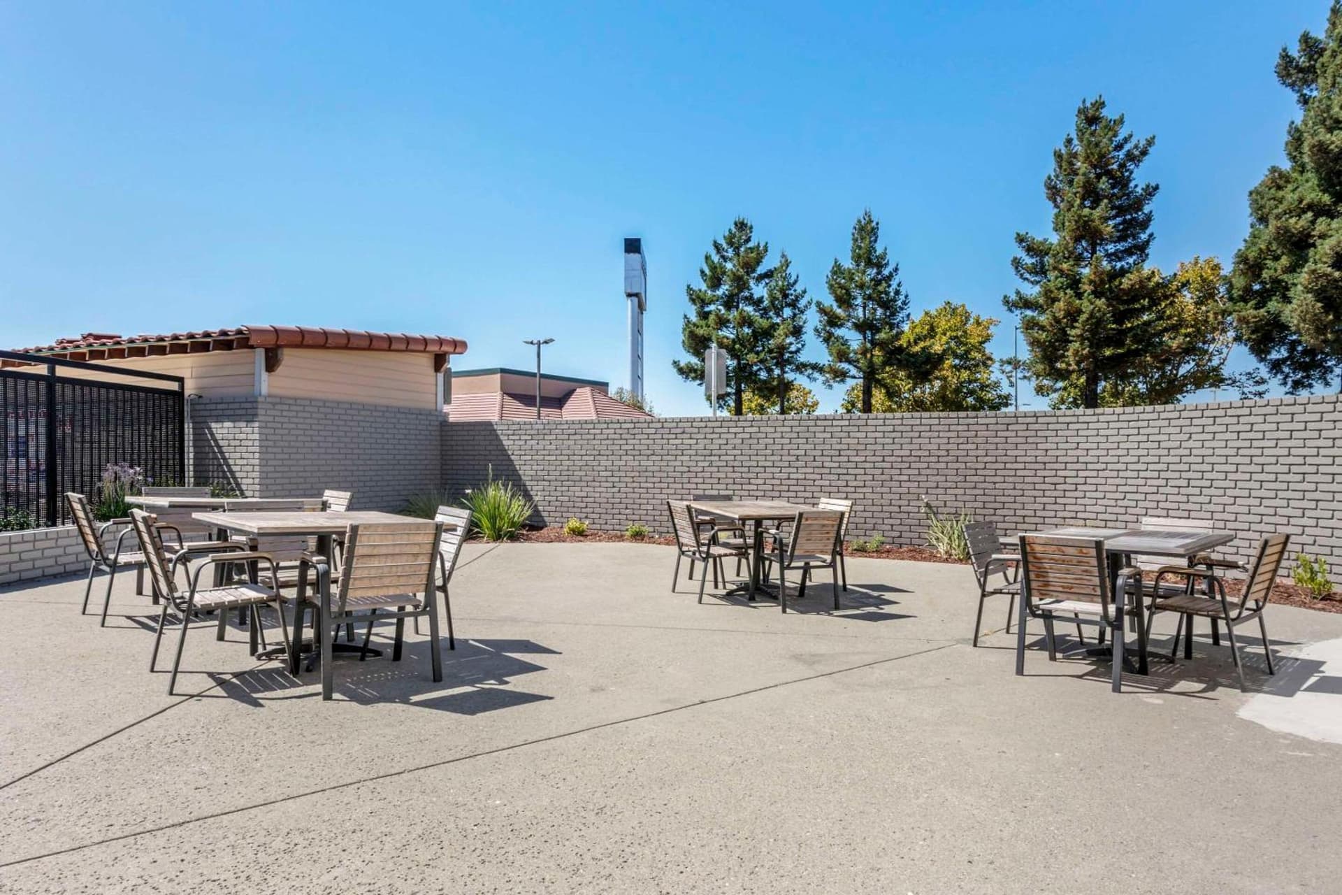 Country Inn & Suites by Radisson, Vallejo Napa Valley, CA gallery photo in Vallejo, CA — image 9