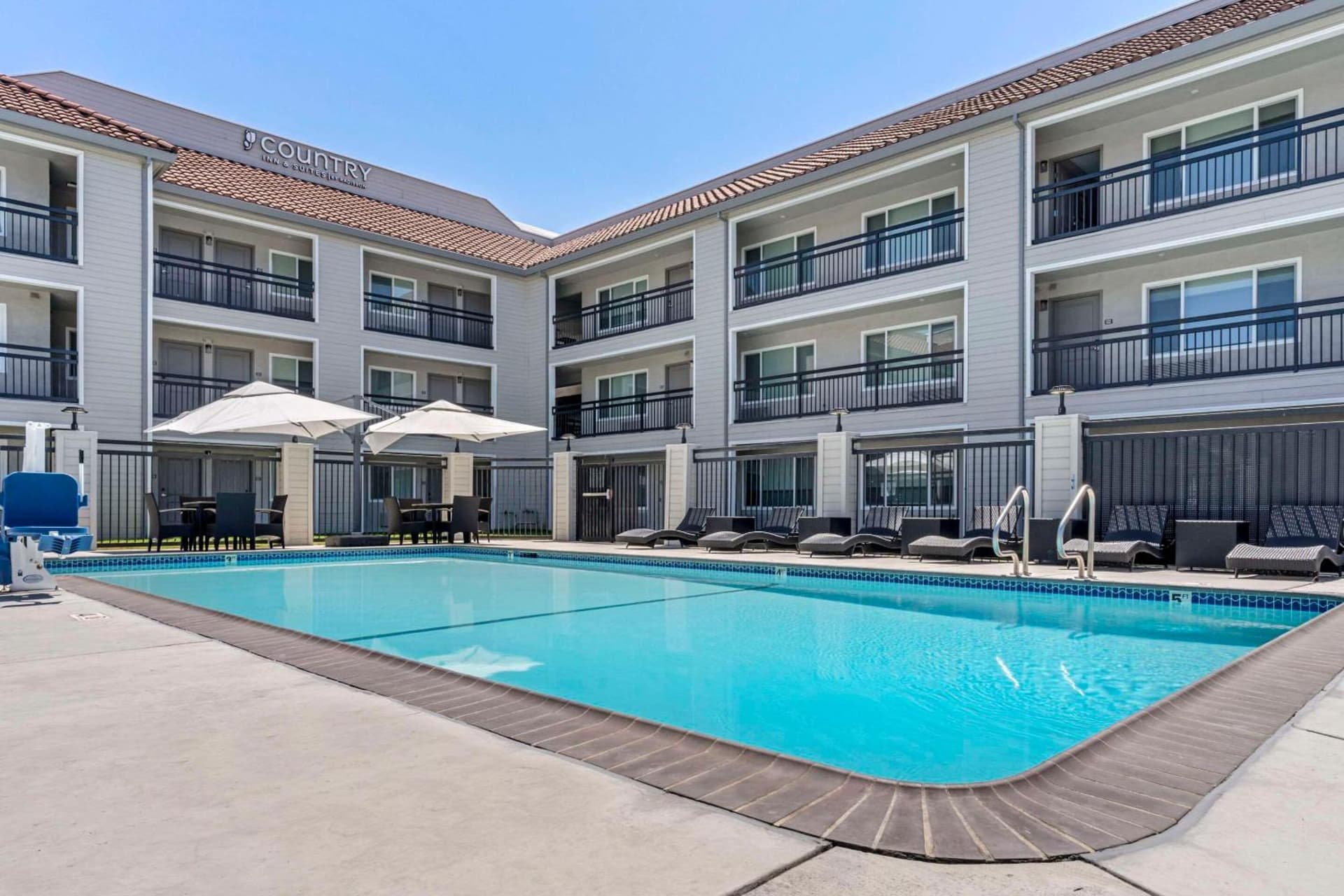 Country Inn & Suites by Radisson, Vallejo Napa Valley, CA gallery photo in Vallejo, CA — image 36