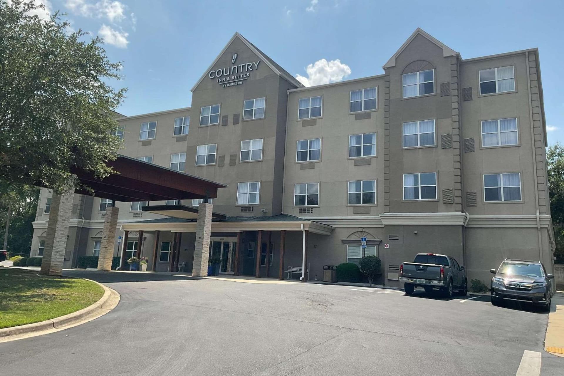 Country Inn & Suites by Radisson, Tallahassee-University Area, FL exterior or lobby in Tallahassee, FL — main listing photo