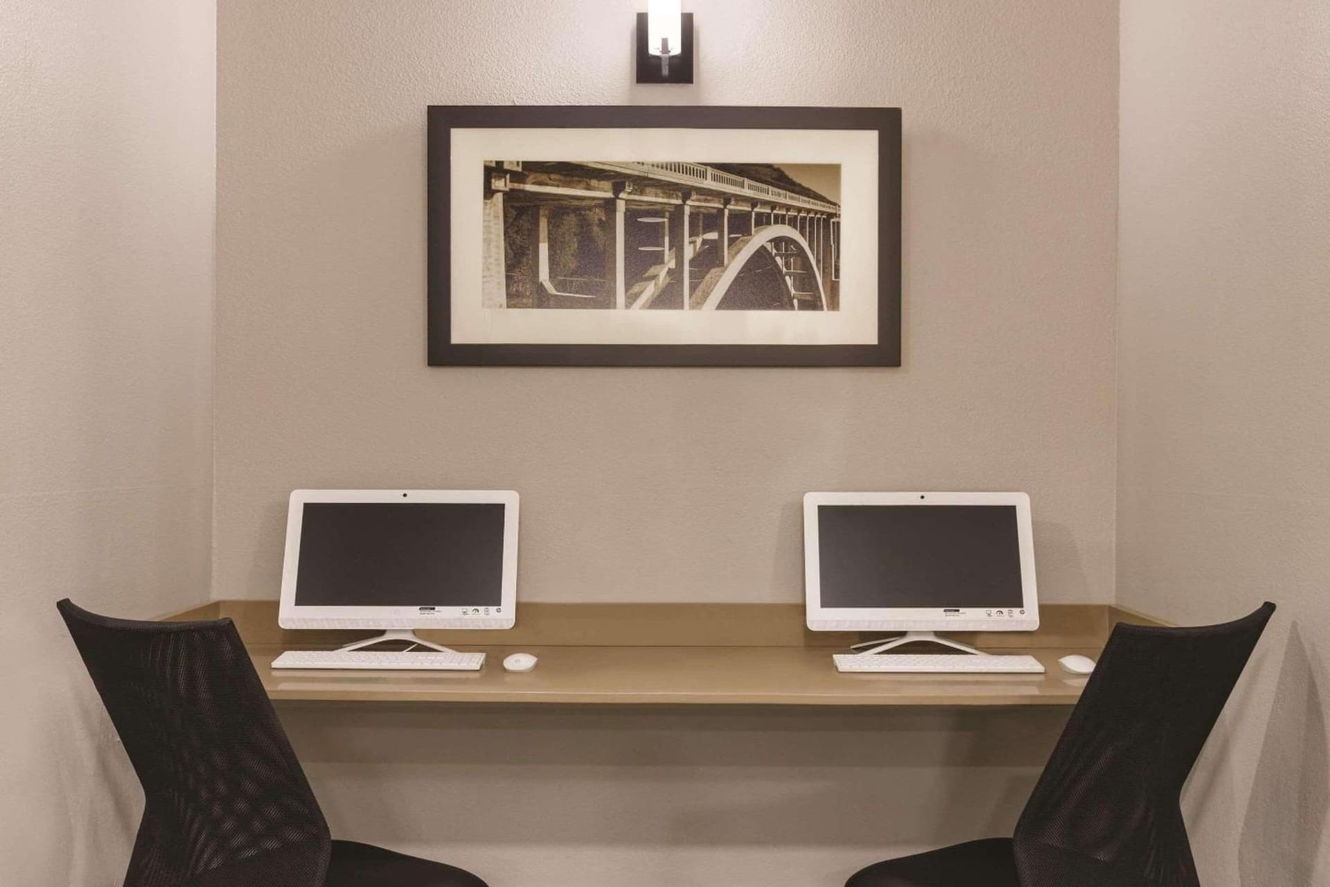 Country Inn & Suites by Radisson, RJ Stadium - Tampa Airport East gallery photo in Tampa, FL — image 7