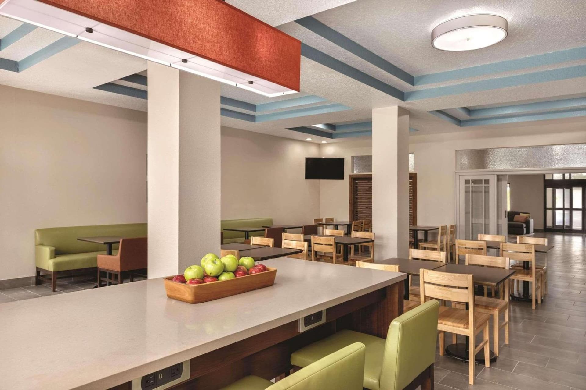 Country Inn & Suites by Radisson, RJ Stadium - Tampa Airport East gallery photo in Tampa, FL — image 4
