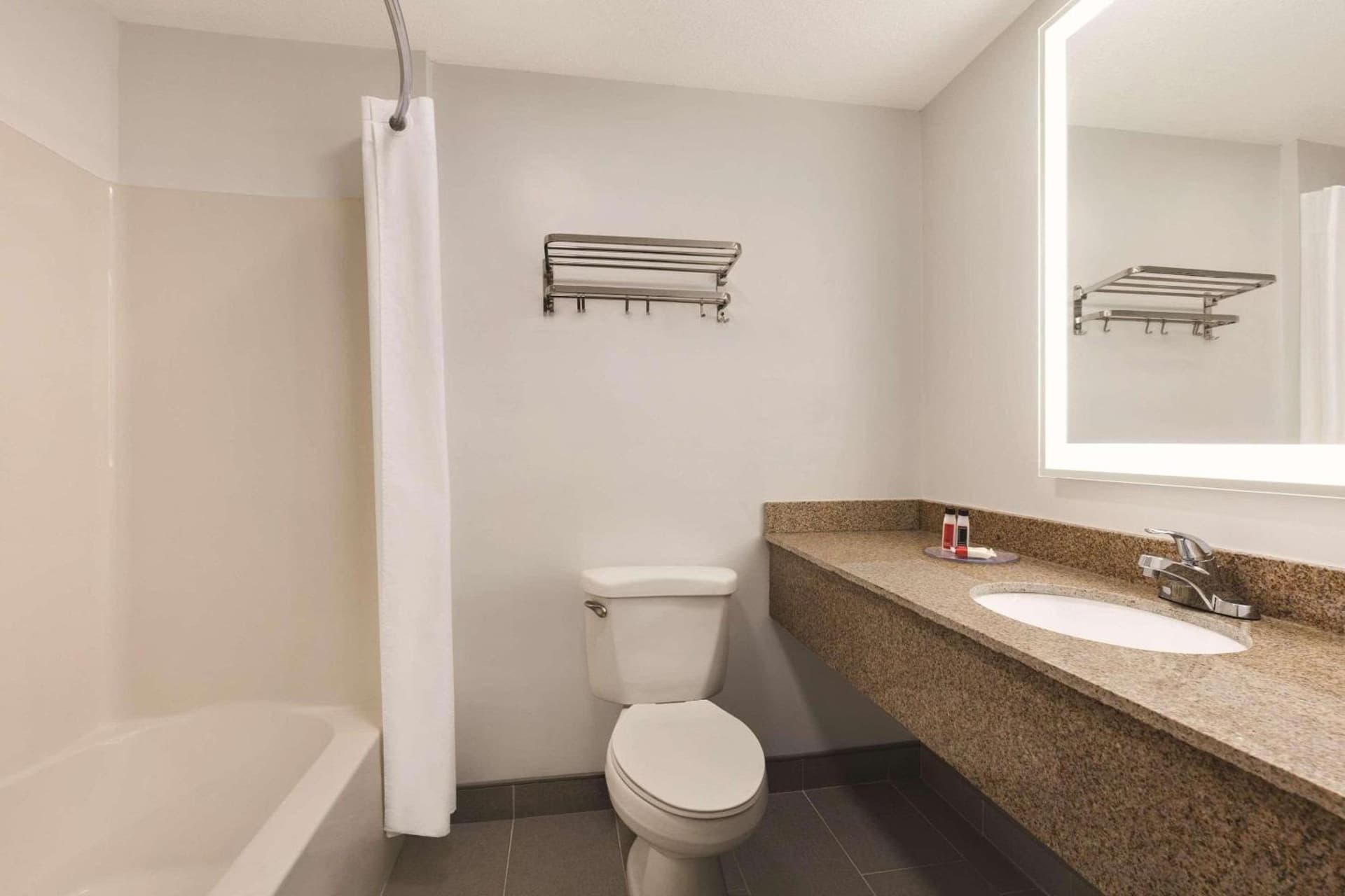 Country Inn & Suites by Radisson, Panama City, FL gallery photo in Panama City, FL — image 31