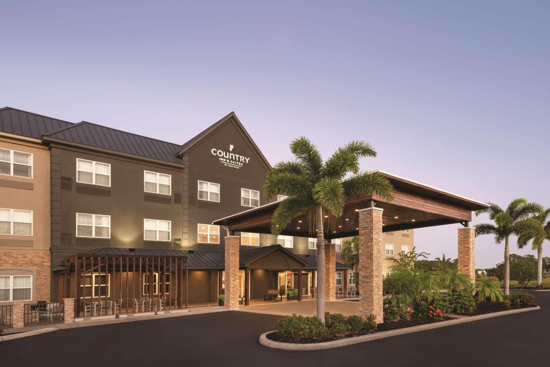 Country Inn & Suites by Radisson, Bradenton-Lakewood-Ranch, FL — hotel in Bradenton, Florida