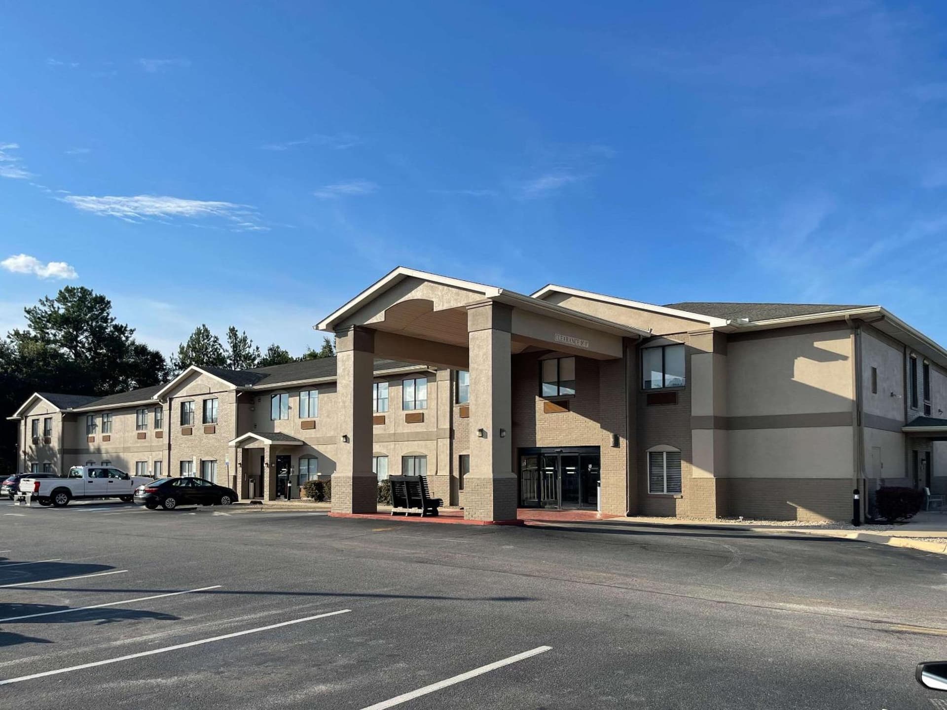 Country Inn & Suites by Radisson, Midway - Tallahassee West featured exterior or lobby in Midway — similar hotel