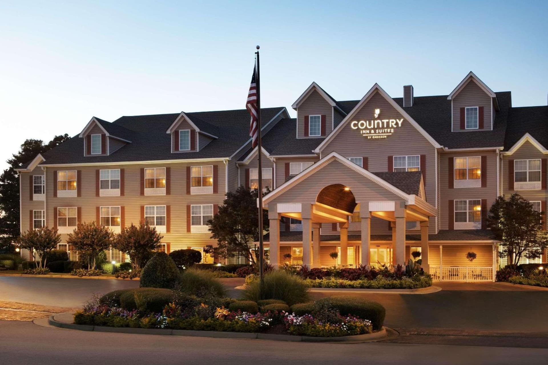 Country Inn & Suites By Radisson, Atlanta Airport North, GA exterior or lobby in Atlanta, GA — main listing photo