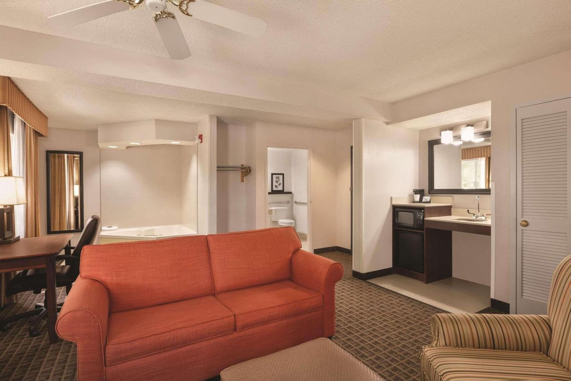 Country Inn & Suites by Radisson, Lawrenceville near Northside Hospital Gwinnett gallery photo in Lawrenceville, GA — image 12