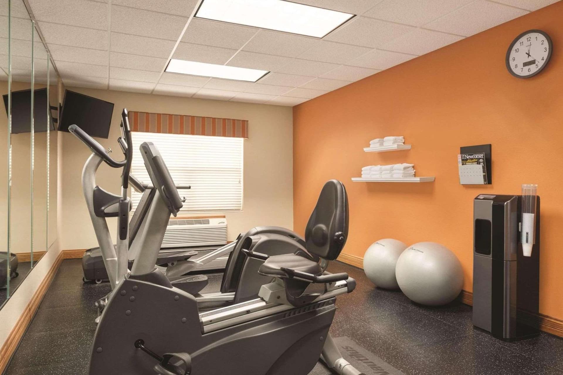 Country Inn & Suites by Radisson, Lawrenceville near Northside Hospital Gwinnett gallery photo in Lawrenceville, GA — image 34