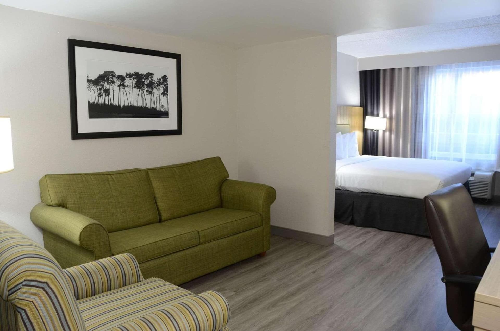Country Inn & Suites by Radisson, Buford at Mall of Georgia, GA gallery photo in Buford, GA — image 4