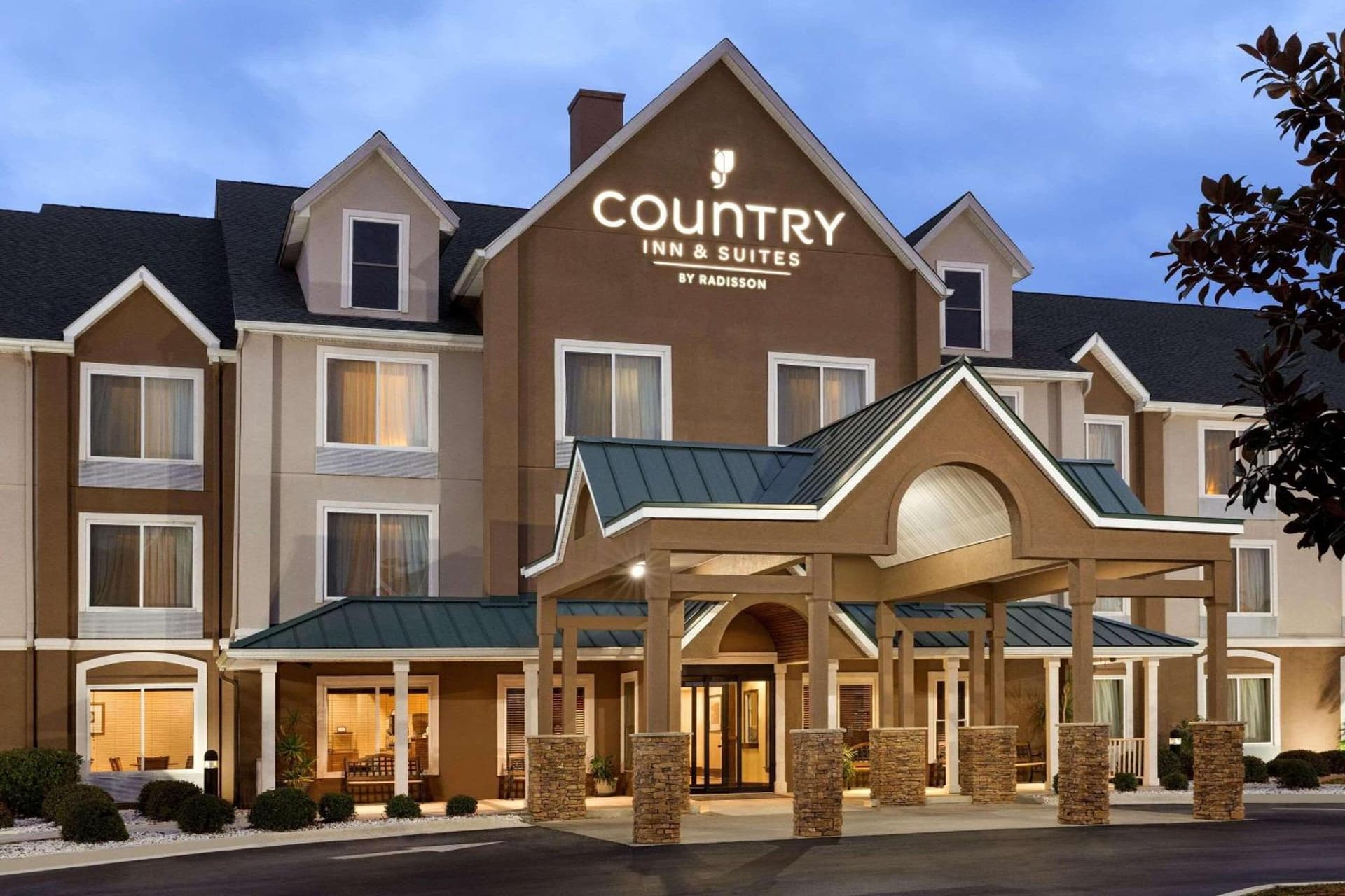 Country Inn & Suites by Radisson, Savannah I-95 North, GA featured exterior or lobby in Port Wentworth, GA — similar hotel