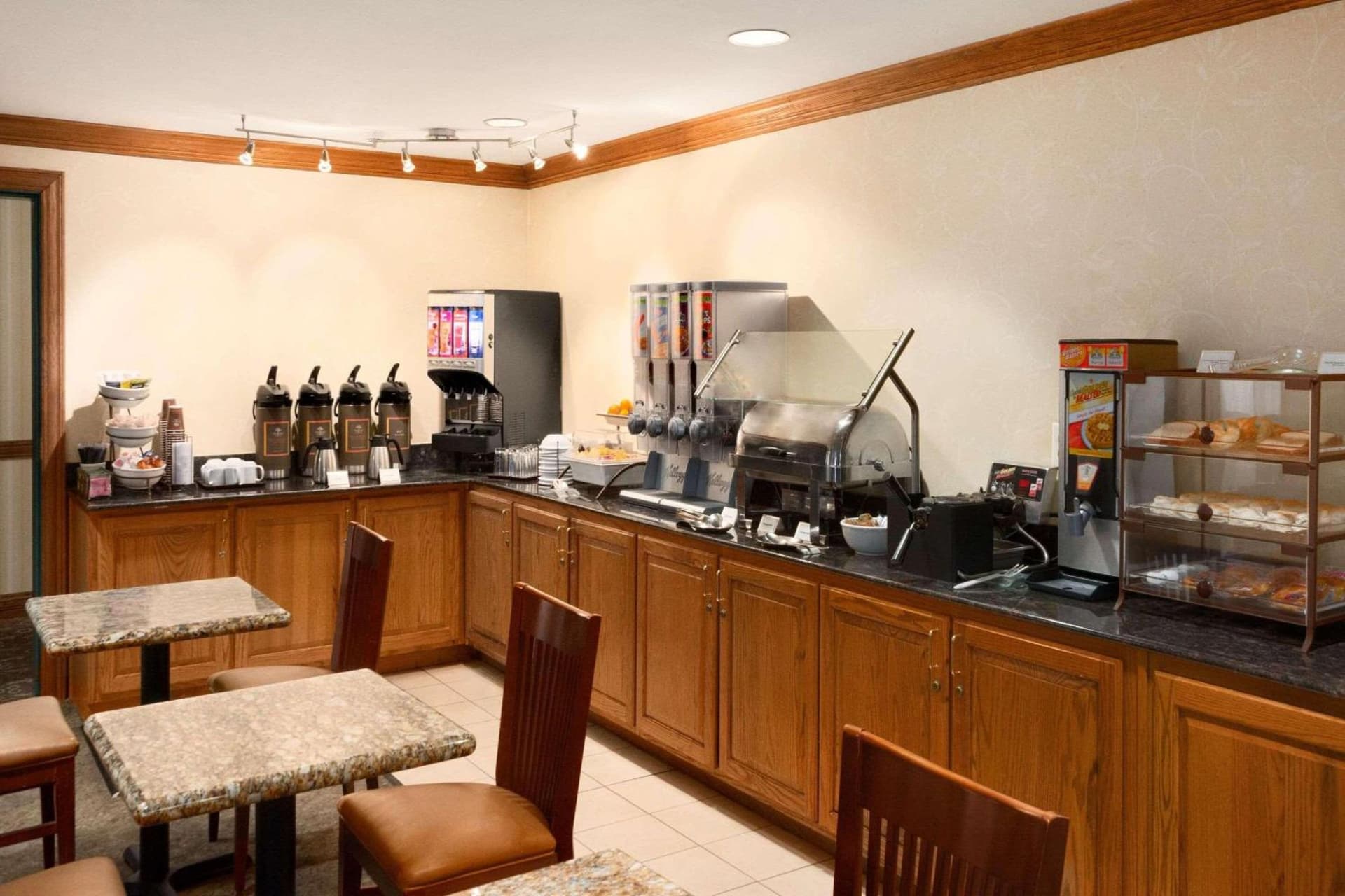 Country Inn & Suites by Radisson, Columbus, GA gallery photo in Columbus, GA — image 11