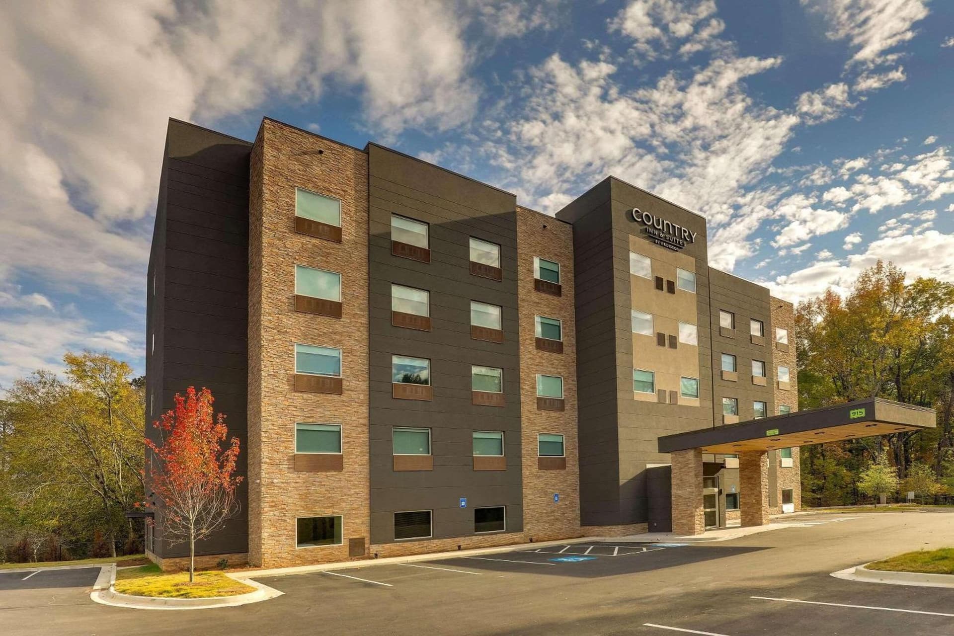 Country Inn & Suites by Radisson, Cumming near NorthSide Hospital Forsyth interior in Cumming, GA — gallery photo 2