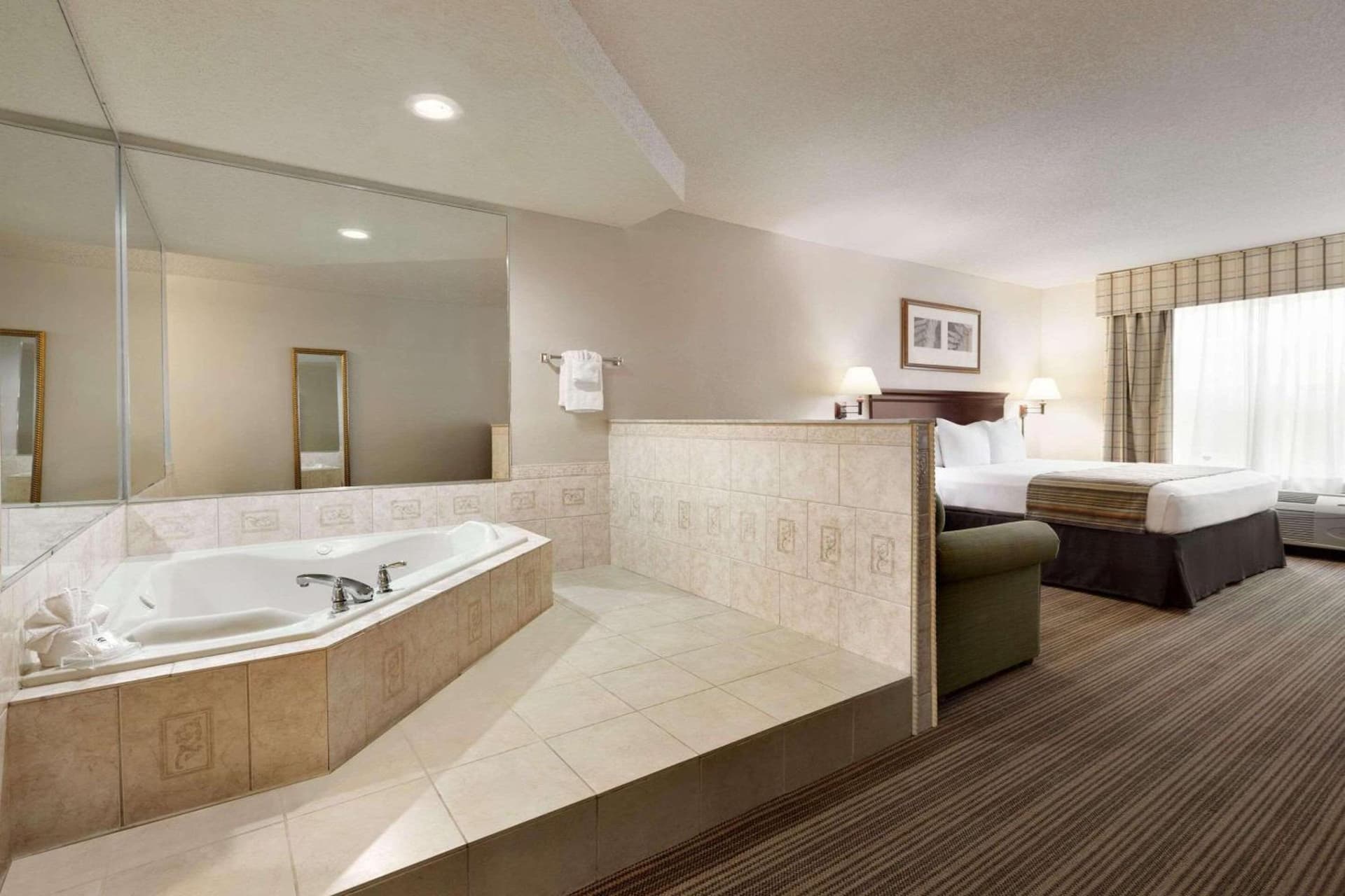 Country Inn & Suites by Radisson, Kingsland, GA interior in Kingsland, GA — gallery photo 2