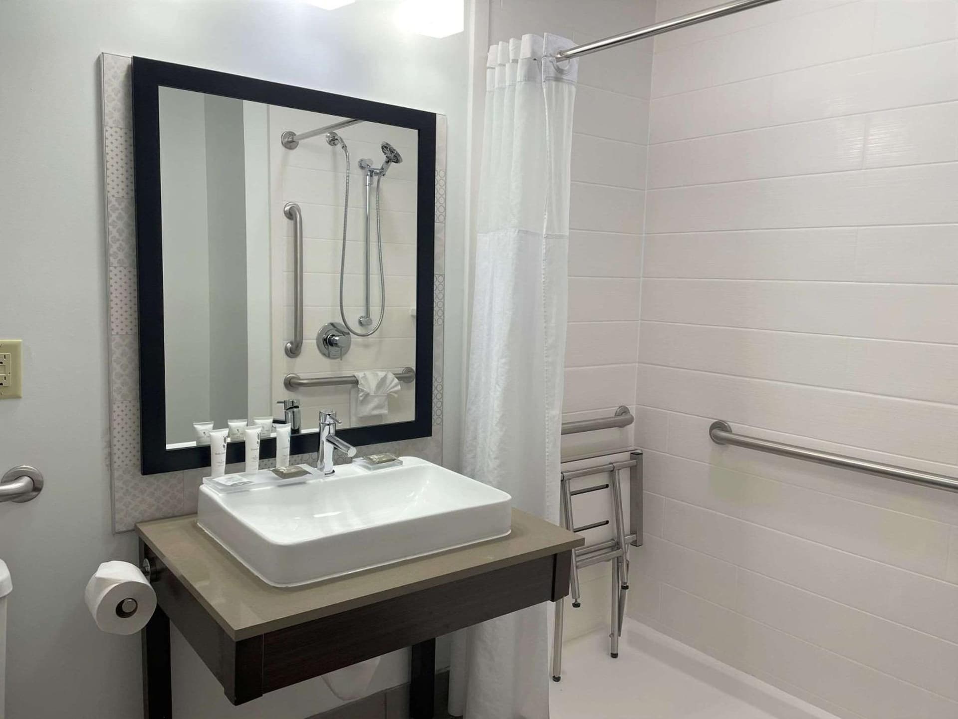 Country Inn & Suites by Radisson, Stone Mountain, GA gallery photo in Stone Mountain, GA — image 42