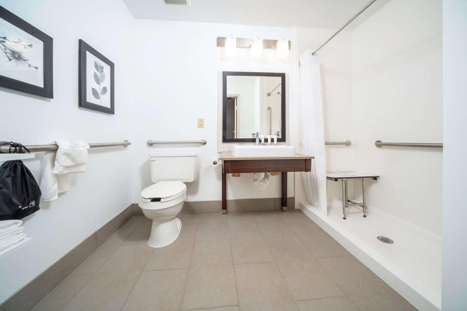 Country Inn & Suites by Radisson, Stone Mountain, GA gallery photo in Stone Mountain, GA — image 55