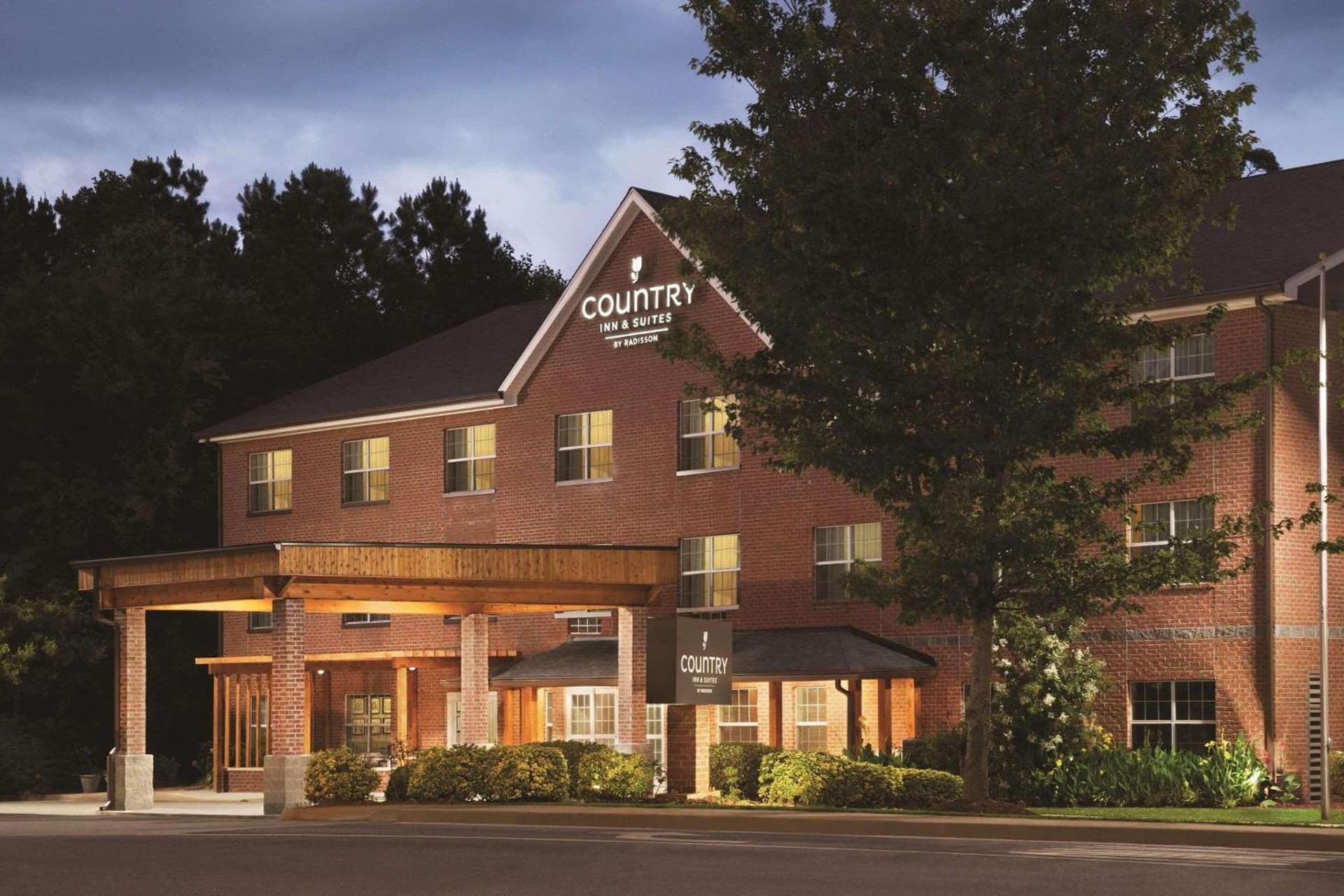 Country Inn & Suites by Radisson, Newnan, GA featured exterior or lobby in Newnan, GA — similar hotel