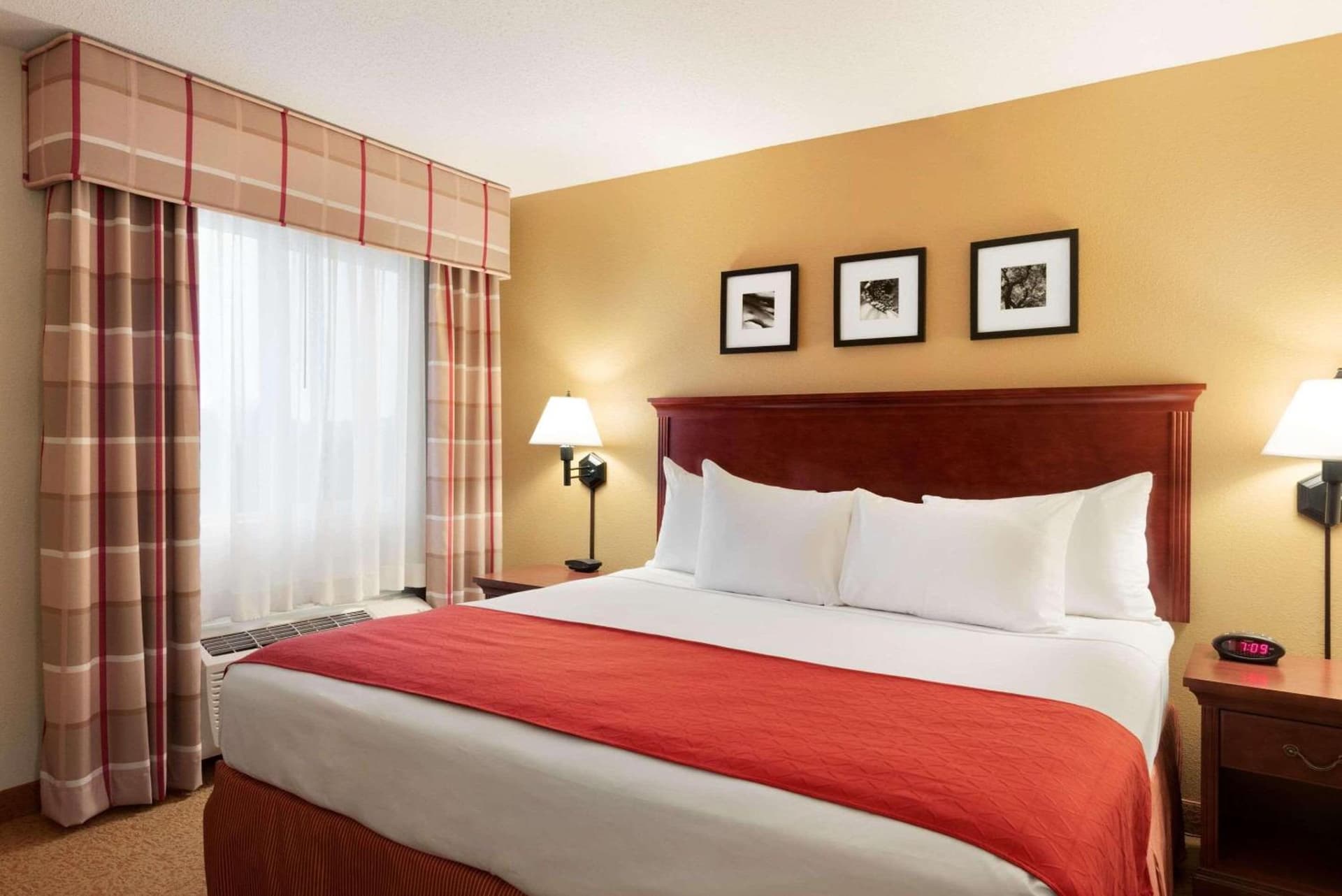 Country Inn & Suites by Radisson, Cedar Rapids Airport, IA gallery photo in Cedar Rapids, IA — image 19