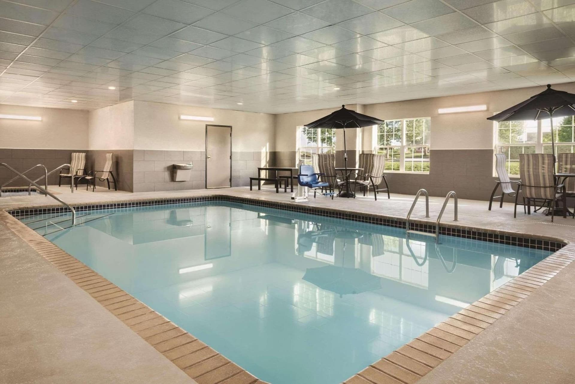 Country Inn & Suites by Radisson, Coralville, IA gallery photo in Coralville, IA — image 4