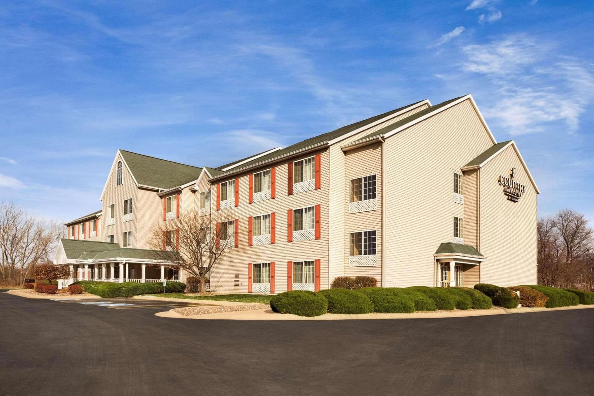 Country Inn & Suites by Radisson, Clinton, IA featured exterior or lobby in Clinton, IA — similar hotel
