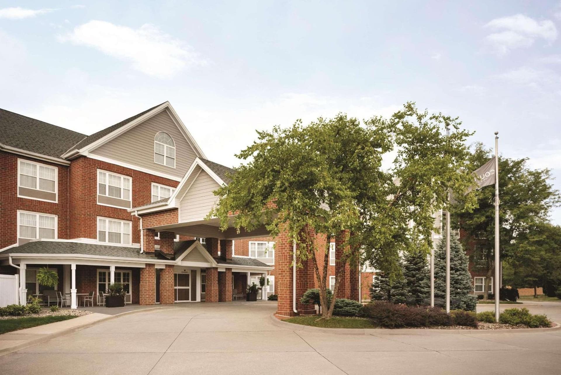 Country Inn & Suites by Radisson, Des Moines West, IA featured exterior or lobby in Clive, IA — similar hotel