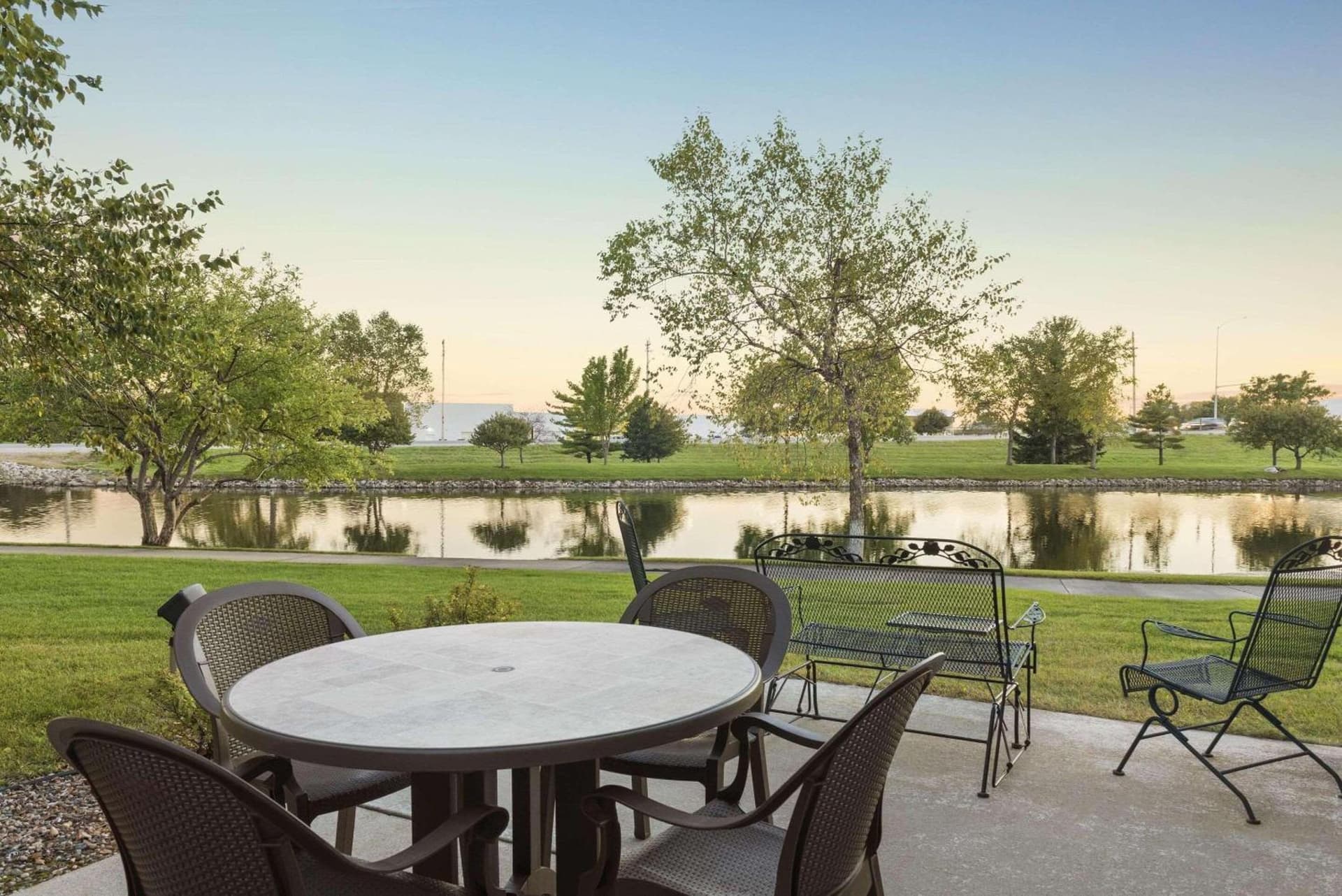 Country Inn & Suites by Radisson, Ankeny - Des Moines property views in Ankeny, IA — gallery photo 3