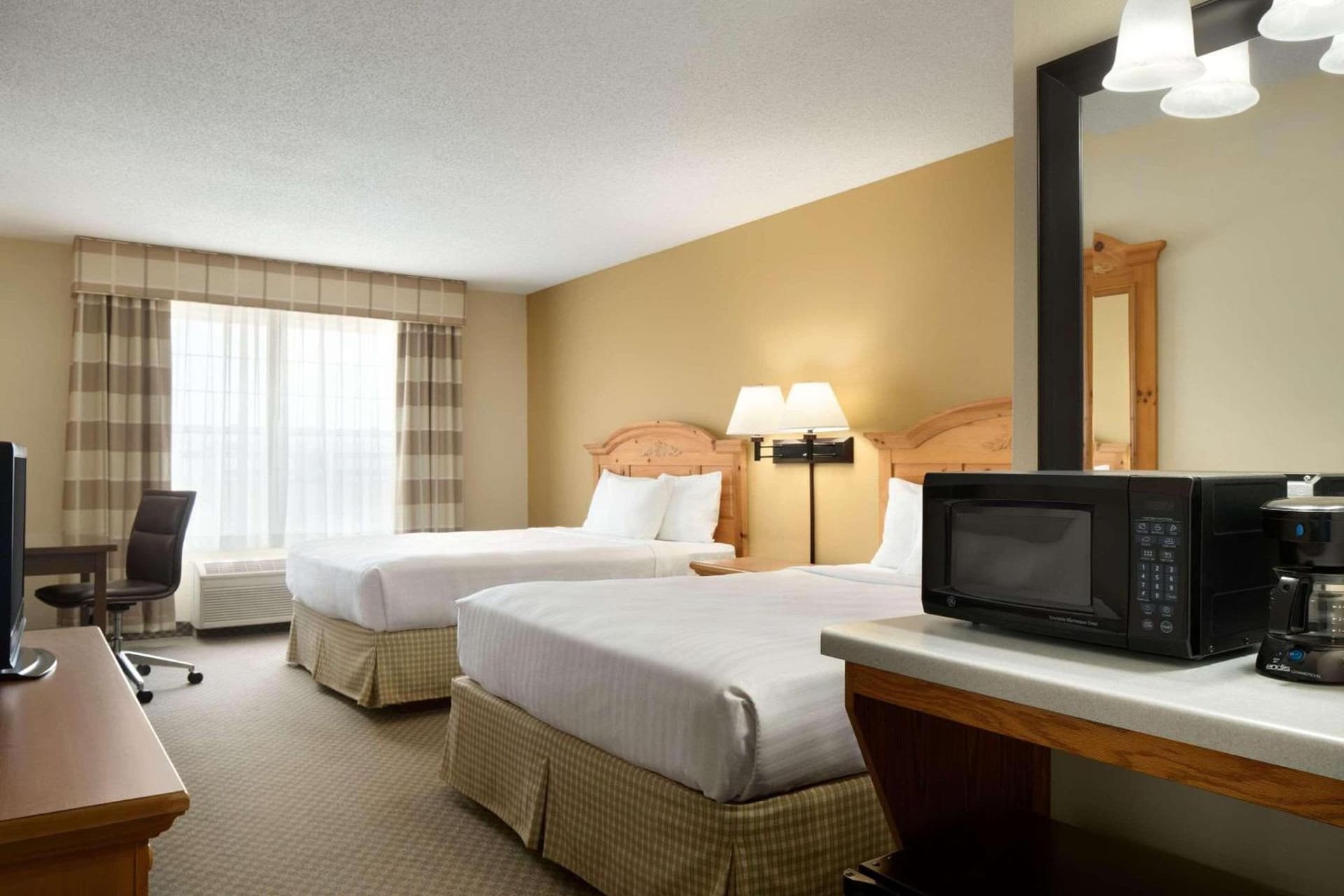 Country Inn & Suites by Radisson, Grinnell, IA property views in Grinnell, IA — gallery photo 3