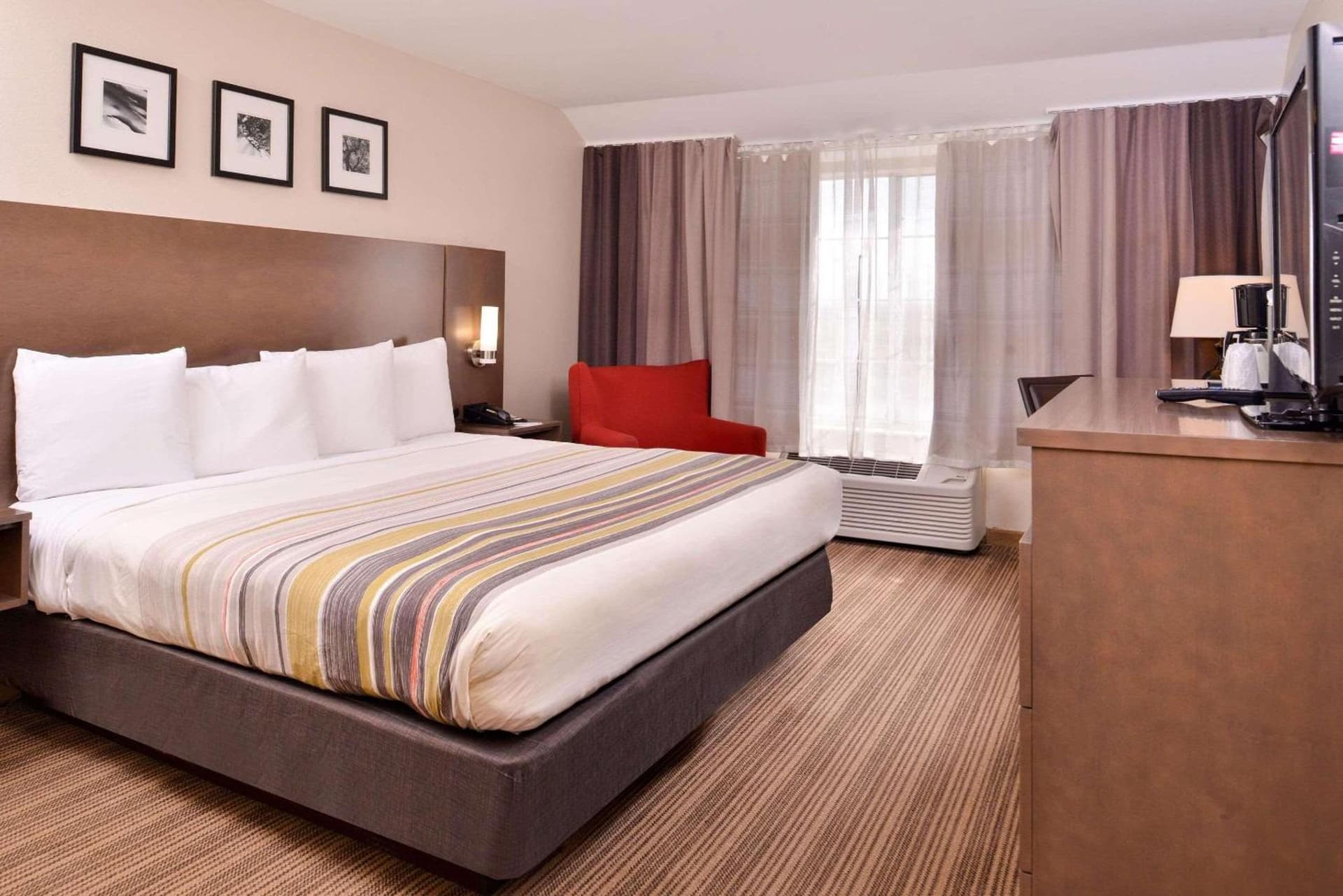 Country Inn & Suites by Radisson, Omaha Airport, IA gallery photo in Omaha, NE — image 40