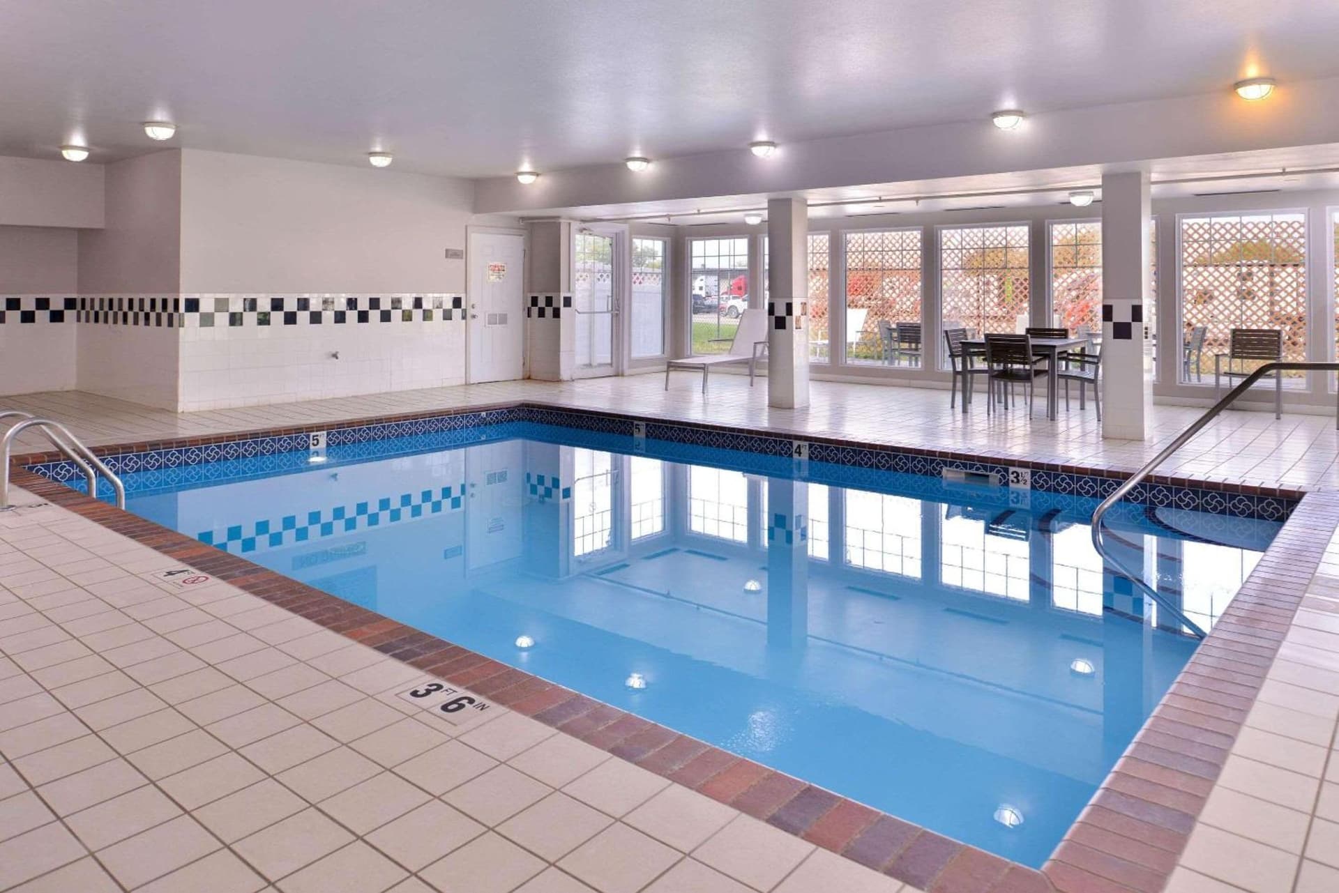 Country Inn & Suites by Radisson, Omaha Airport, IA gallery photo in Omaha, NE — image 13