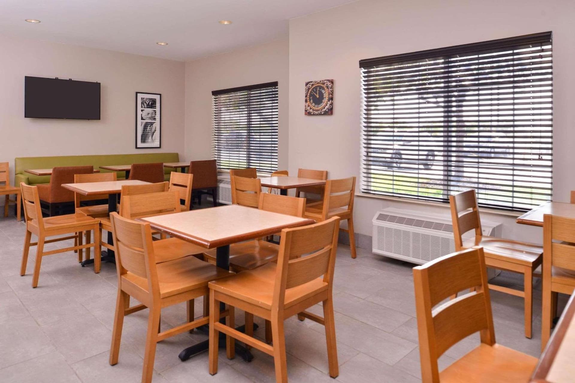Country Inn & Suites by Radisson, Omaha Airport, IA gallery photo in Omaha, NE — image 6