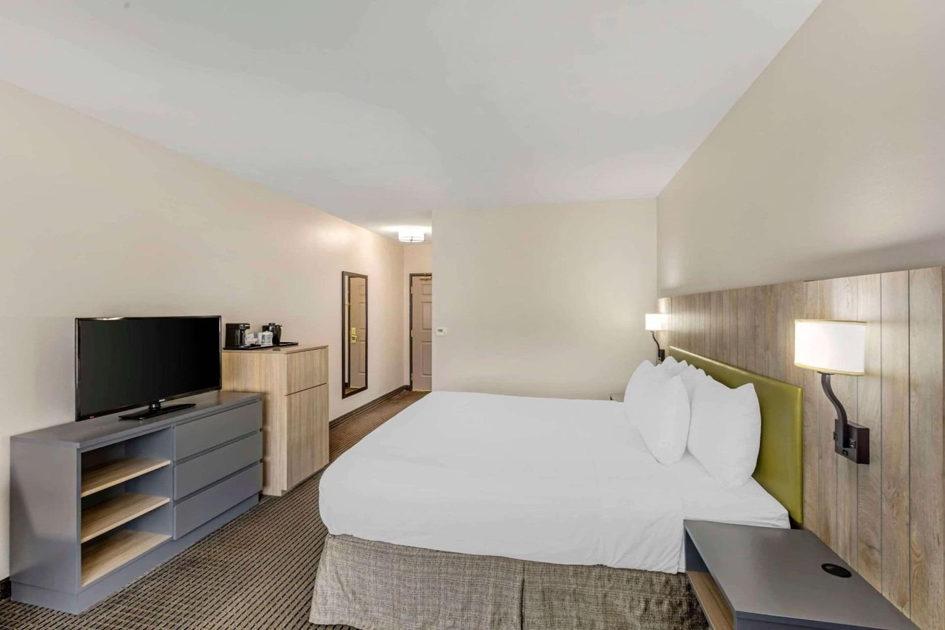 Country Inn & Suites by Radisson, Elk Grove Village-Itasca gallery photo in Elk Grove Village, IL — image 51